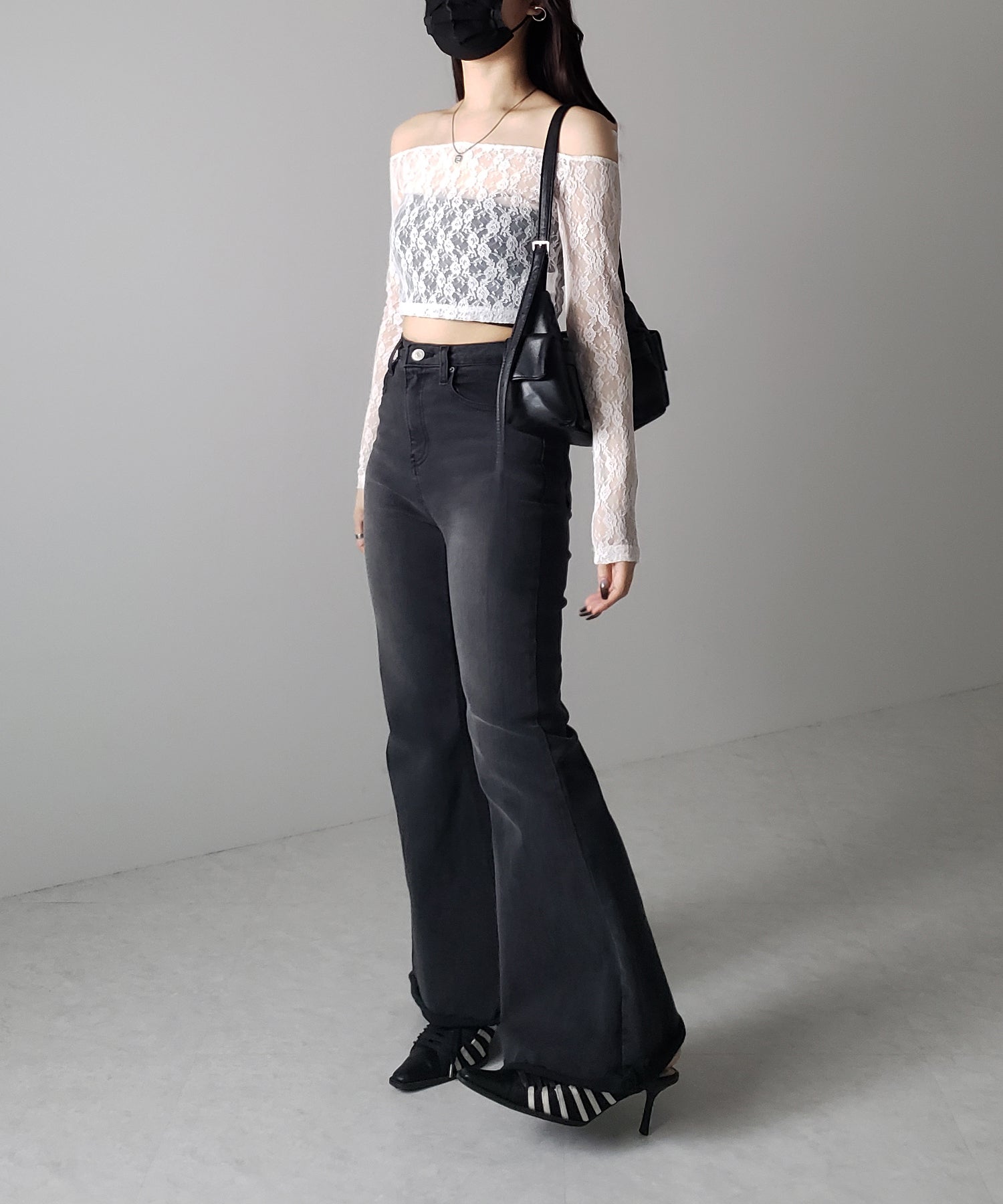 【 2color 】オフショルショートレーストップス / off-shoulder short lace tops