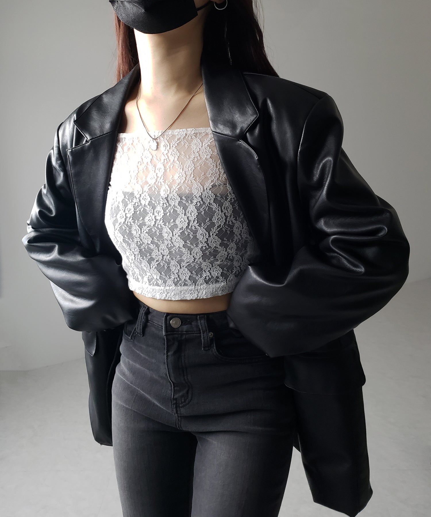 【 2color 】オフショルショートレーストップス / off-shoulder short lace tops