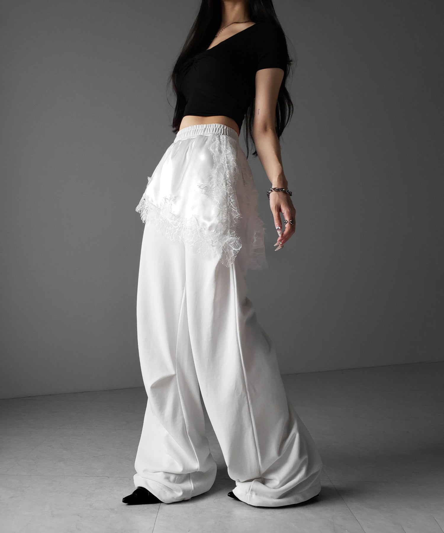 レースドッキングレイヤードスウェットワイドパンツ / lace docking layered sweat wide pants
