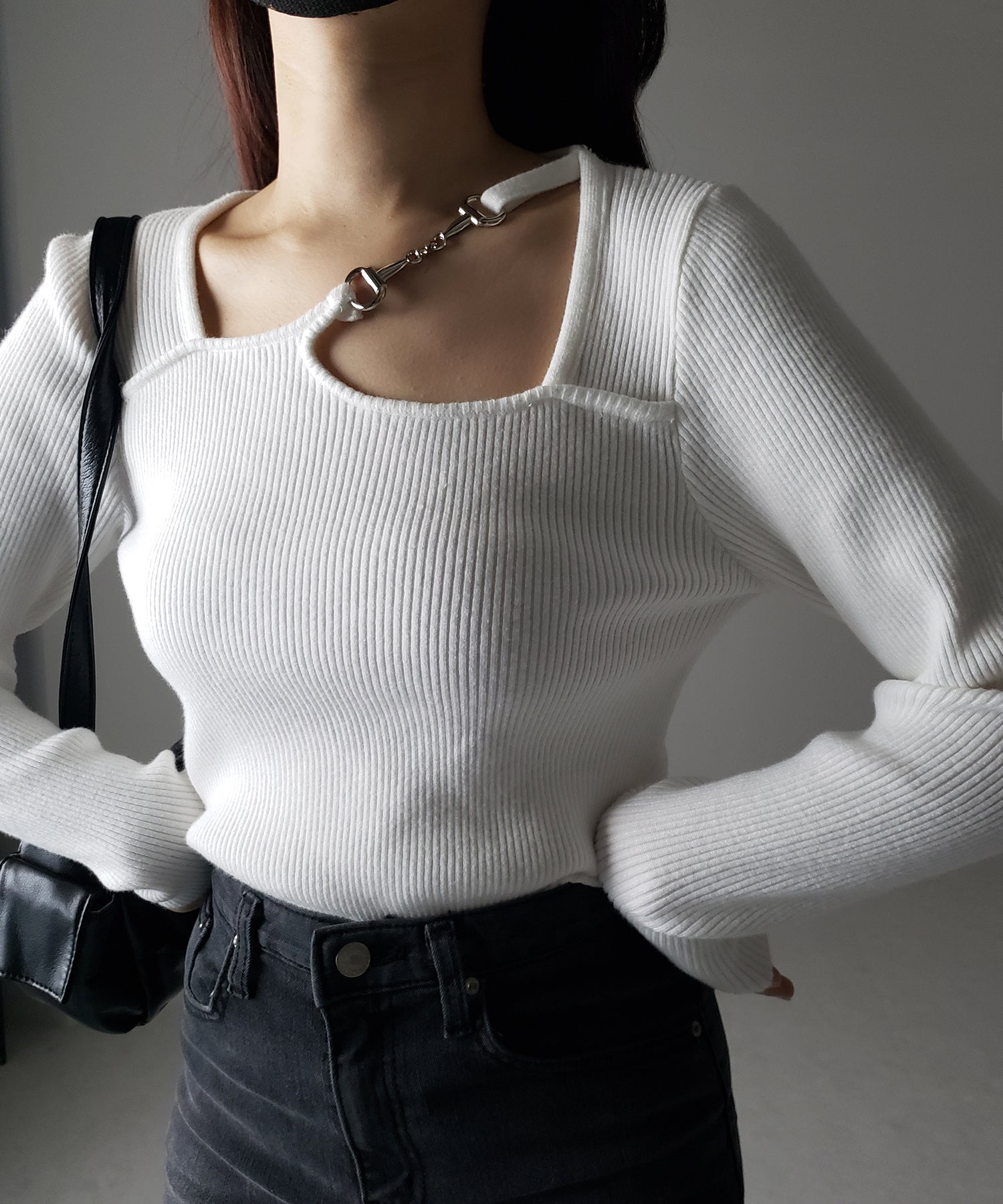 【 2color 】カットアウトビットデザインリブニット