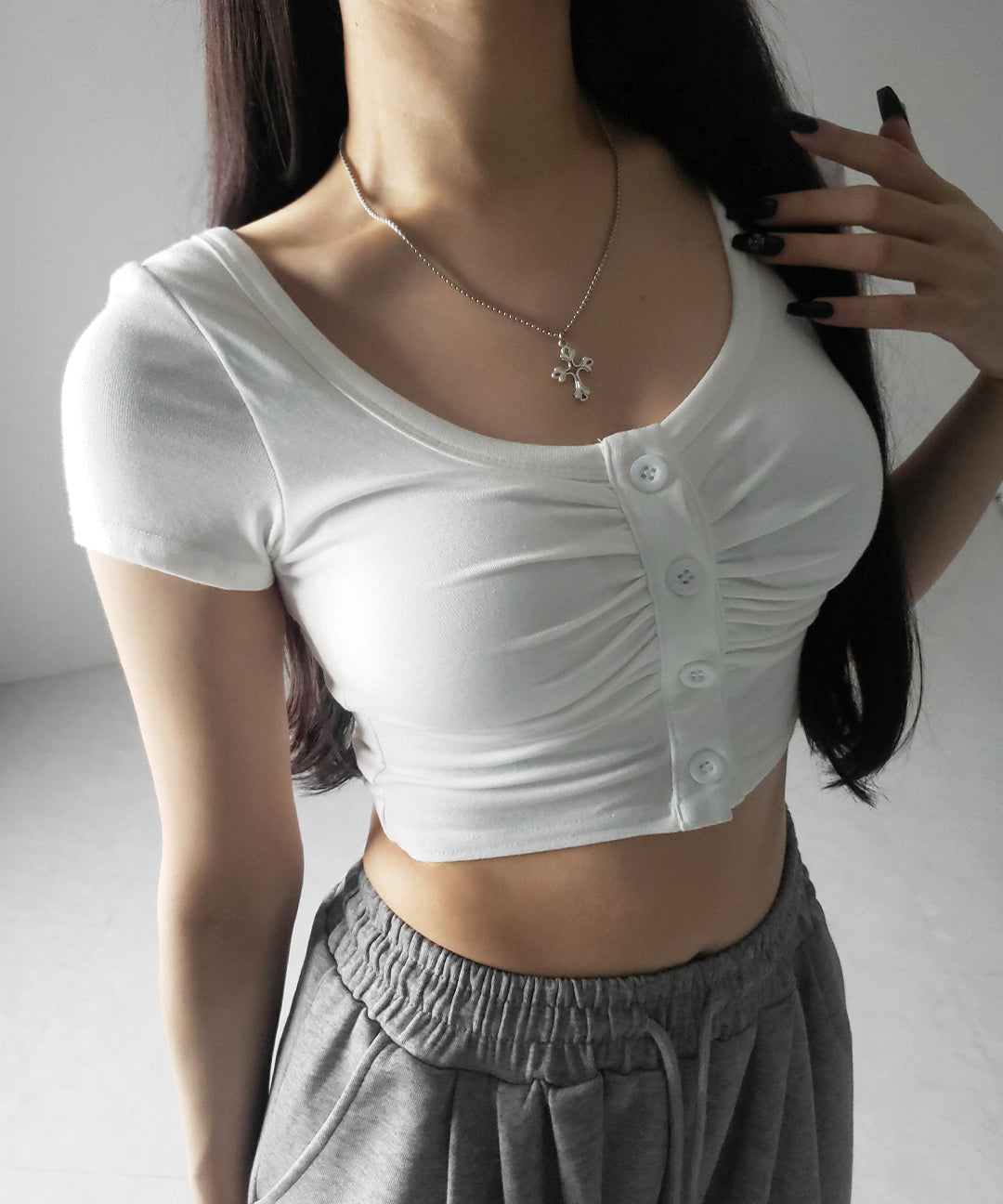 フロントボタンスクエアネックギャザースリムTシャツ / front button square neck gather slim T-shirt