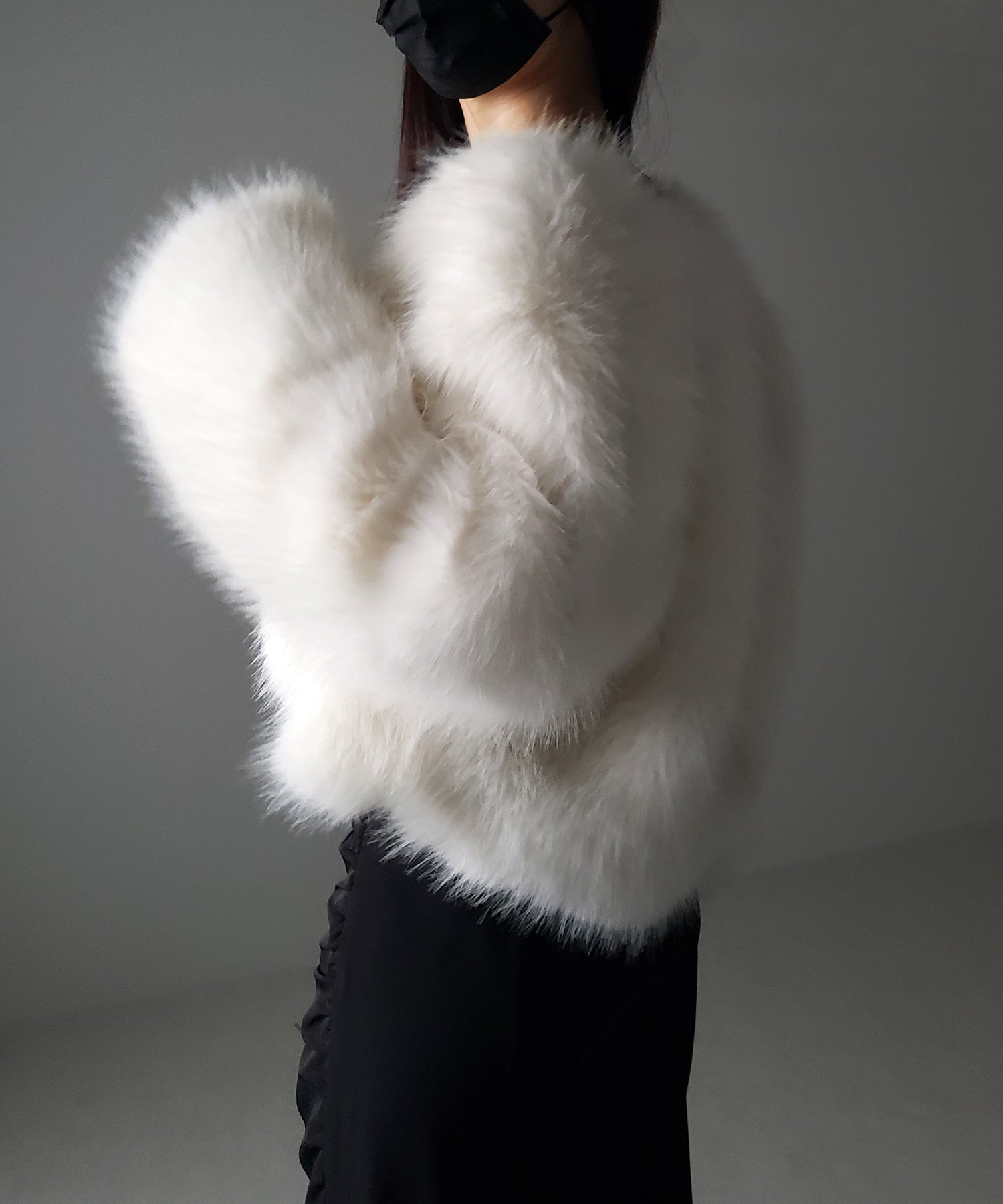 ノーカラーショートフェイクファーコート