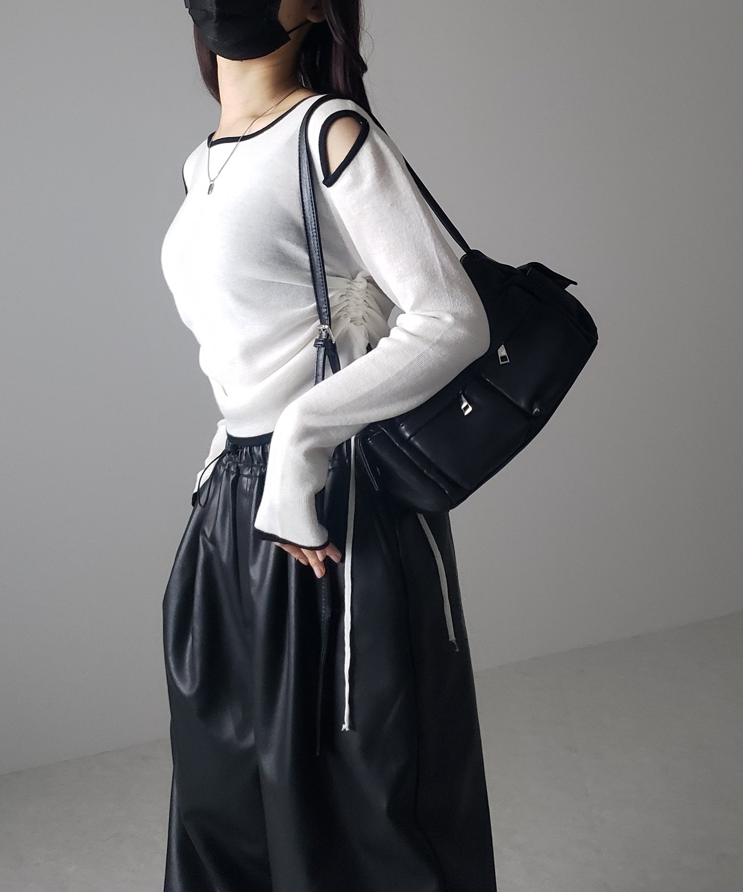【 4color 】パイピングカットアウトサイドリボンニットトップス