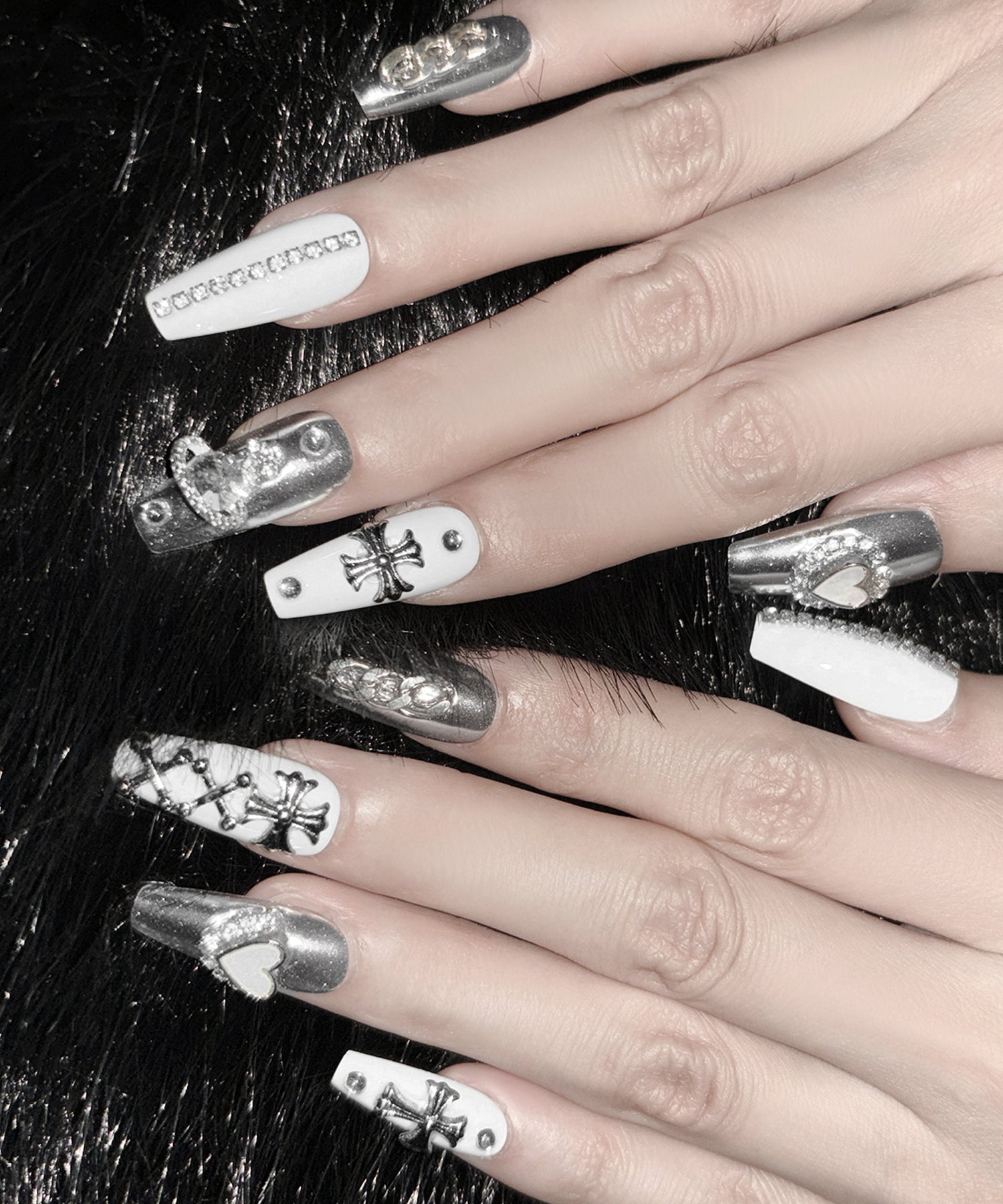 【 限定先行販売 】heart cross white silver bijou nail tips