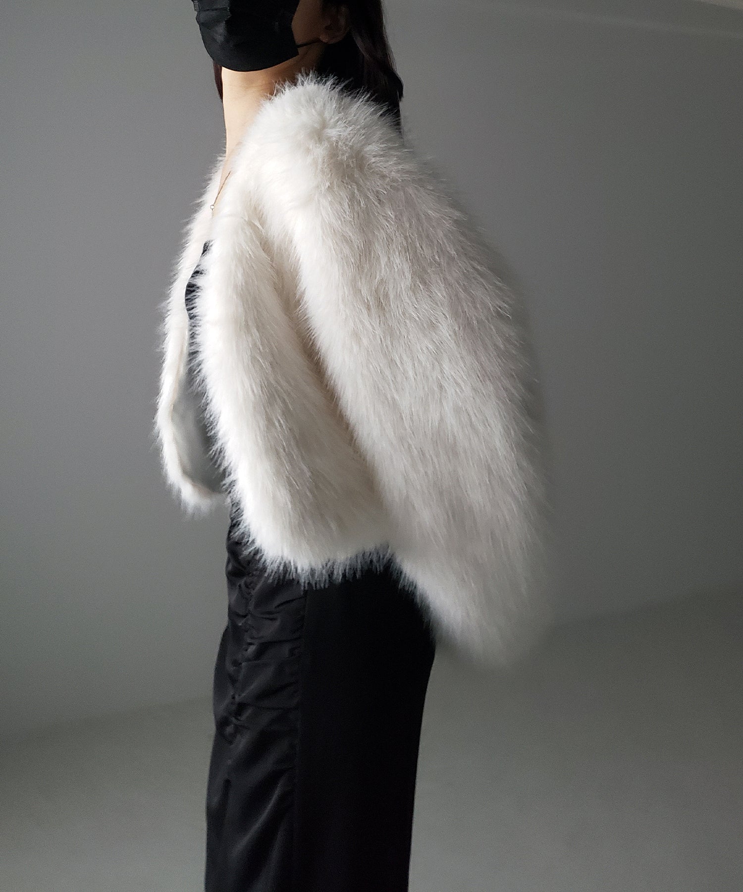 ノーカラーショートフェイクファーコート