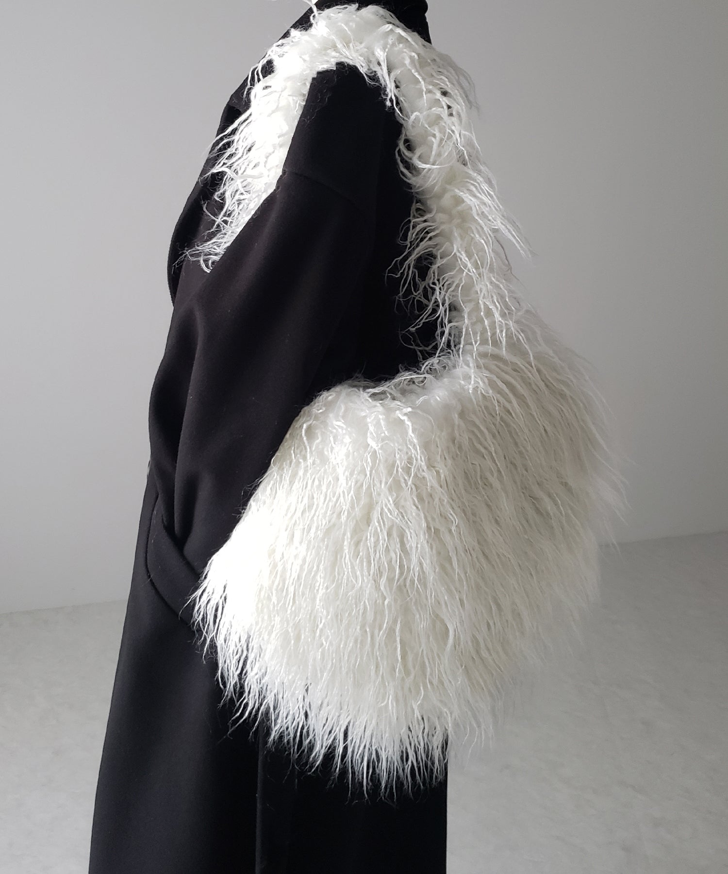 【 4color 】シャギーファーハートショルダーバッグ / shaggy fur heart shoulder bag