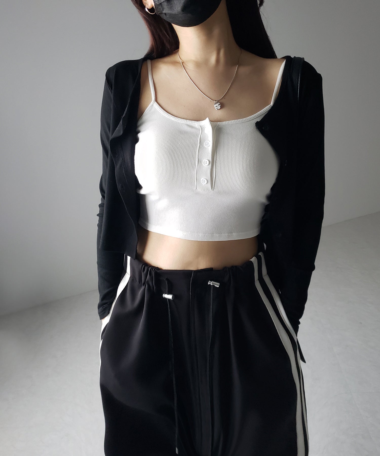 【 カップ付き 】フロントボタンヘンリーネックショートリブキャミソール / front button henry neck short rib camisole