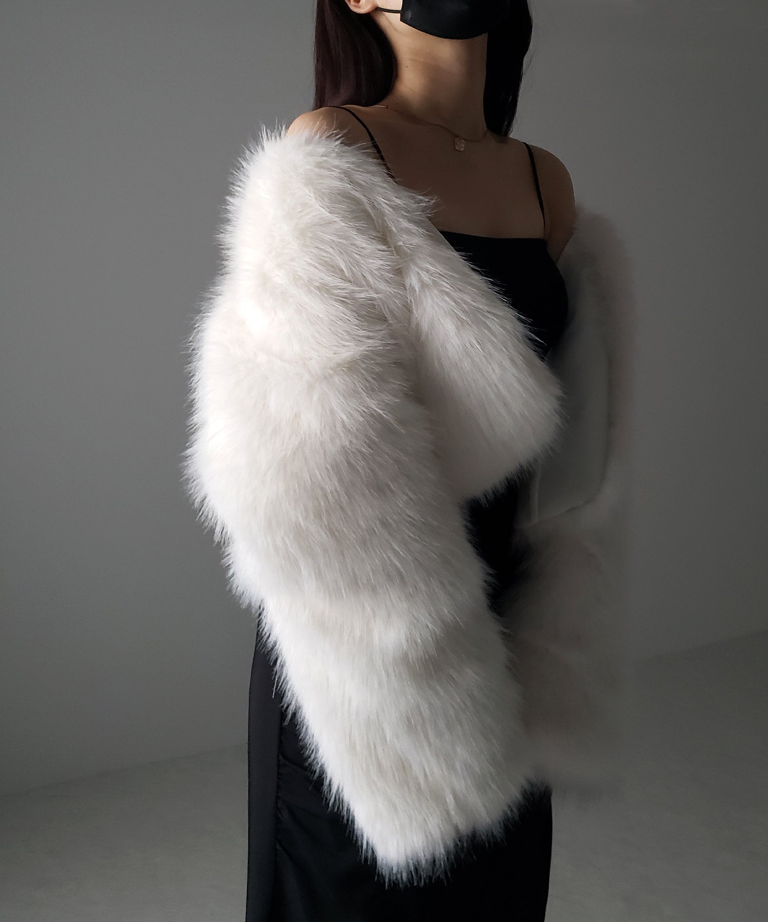 ノーカラーショートフェイクファーコート