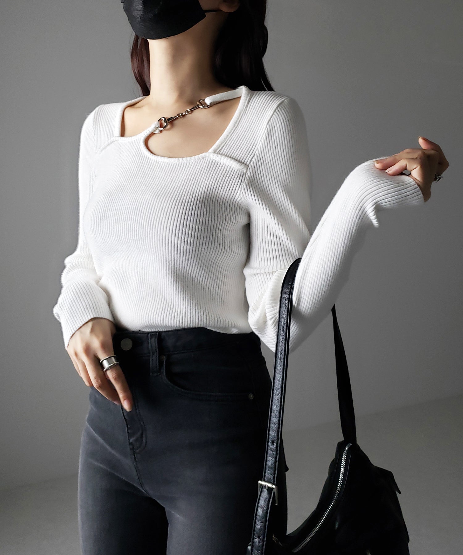 【 2color 】カットアウトビットデザインリブニット