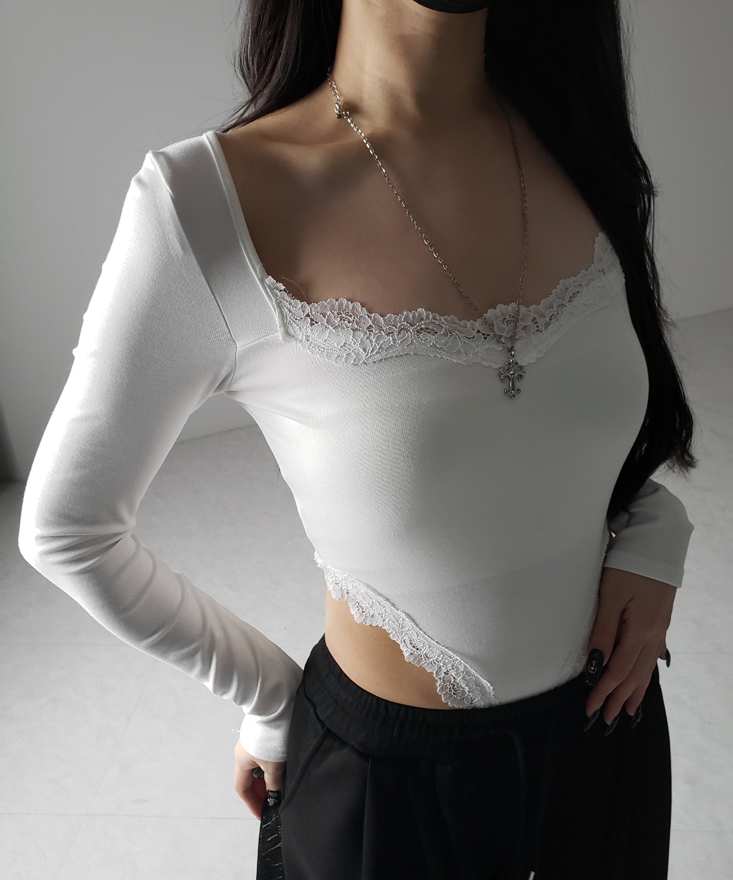 【 2color 】カットアウトレースポイントボディスーツトップス /cutout lace point bodysuit tops