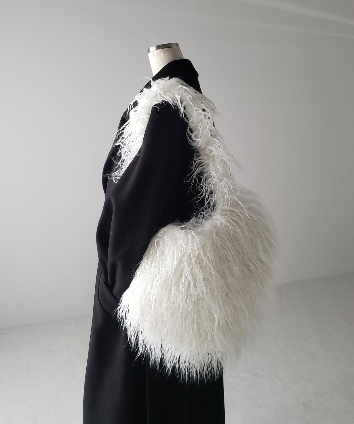 【 4color 】シャギーファーハートショルダーバッグ / shaggy fur heart shoulder bag