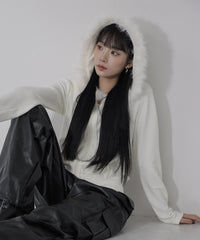 FREE / WHITE