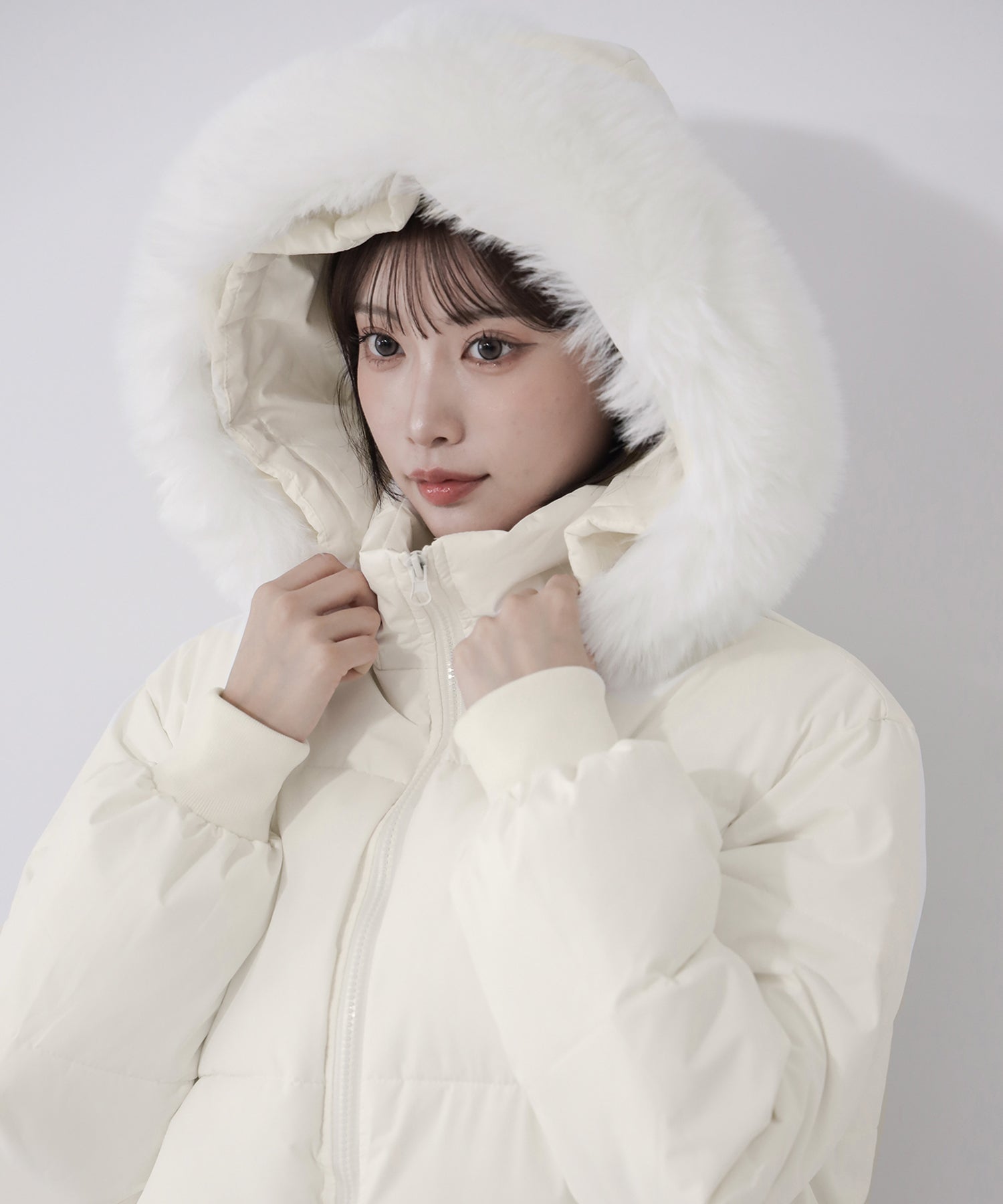 【 フード取り外し可能2WAY 】フェイクファーフードショートダウンジャケット / 2WAY fake fur hoodie short down jacket