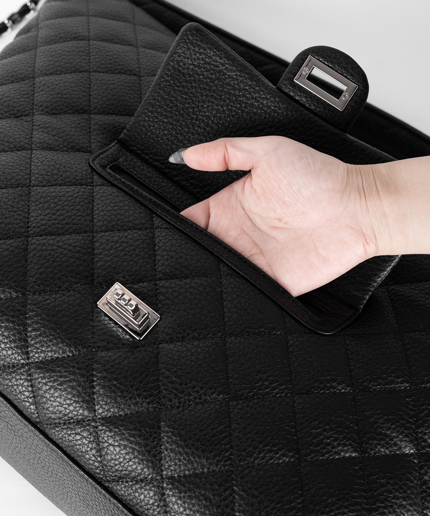 【 ショルダーストラップ付き2WAY 】キルティングスクエアトートショルダーバッグ / quilted square tote shoulder bag