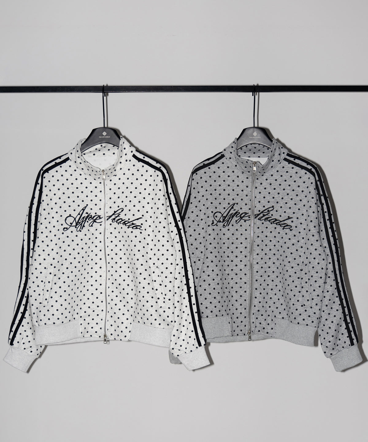 レタリングロゴ刺繍ドットラインオーバースウェットブルゾン / lettering logo embroidery dot line over sweat blouson