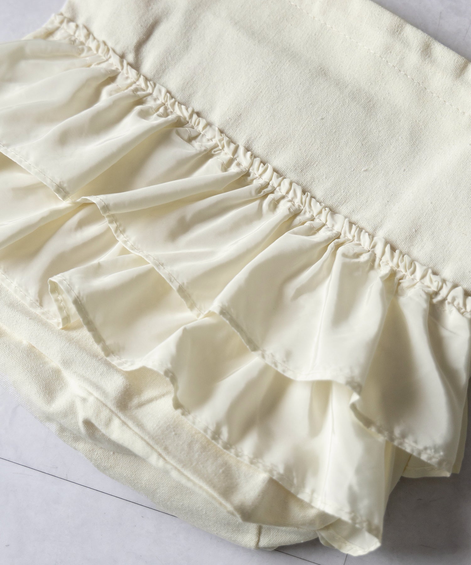 ティアードフリルBIGキャンバストートバッグ / tiered frill big canvas tote bag