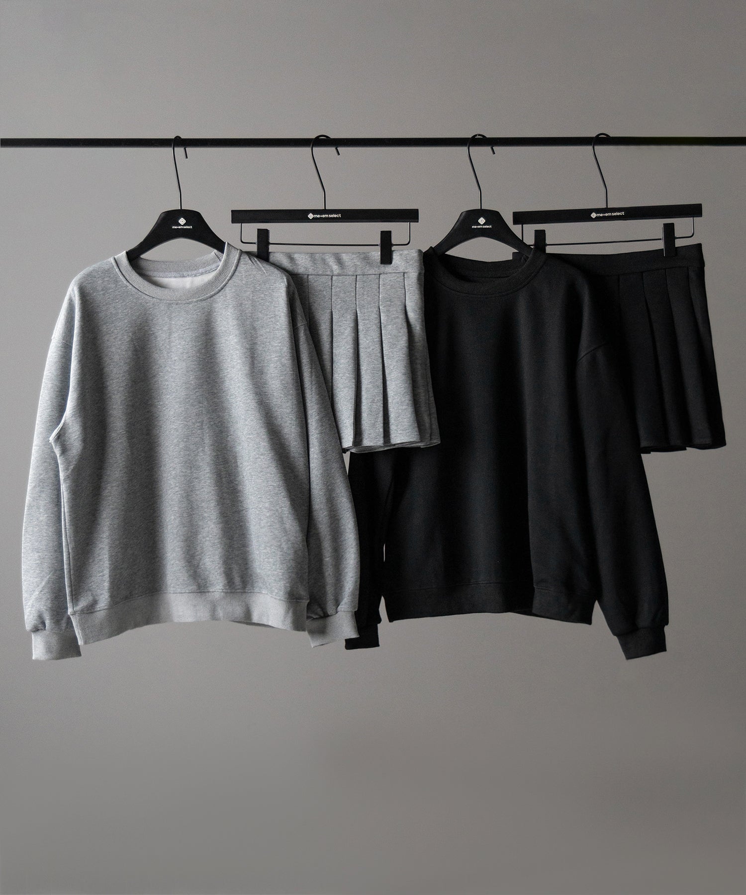【 セットアップ 】オーバースウェットトップス + プリーツミニスカート SET / oversweat tops + pleated mini skirt SET