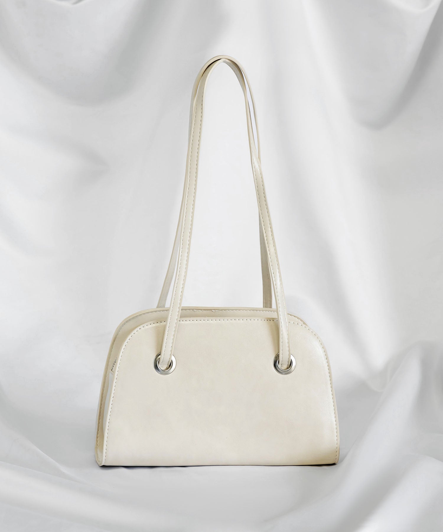 ハーフムーンロングコードショルダーバッグ / half moon long cord shoulder bag