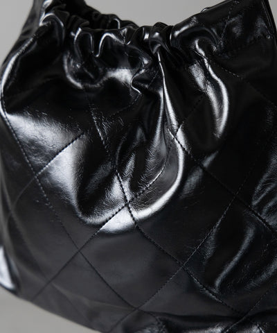 キルティングチェーントートショルダーバッグ / quilting chain tote shoulder bag