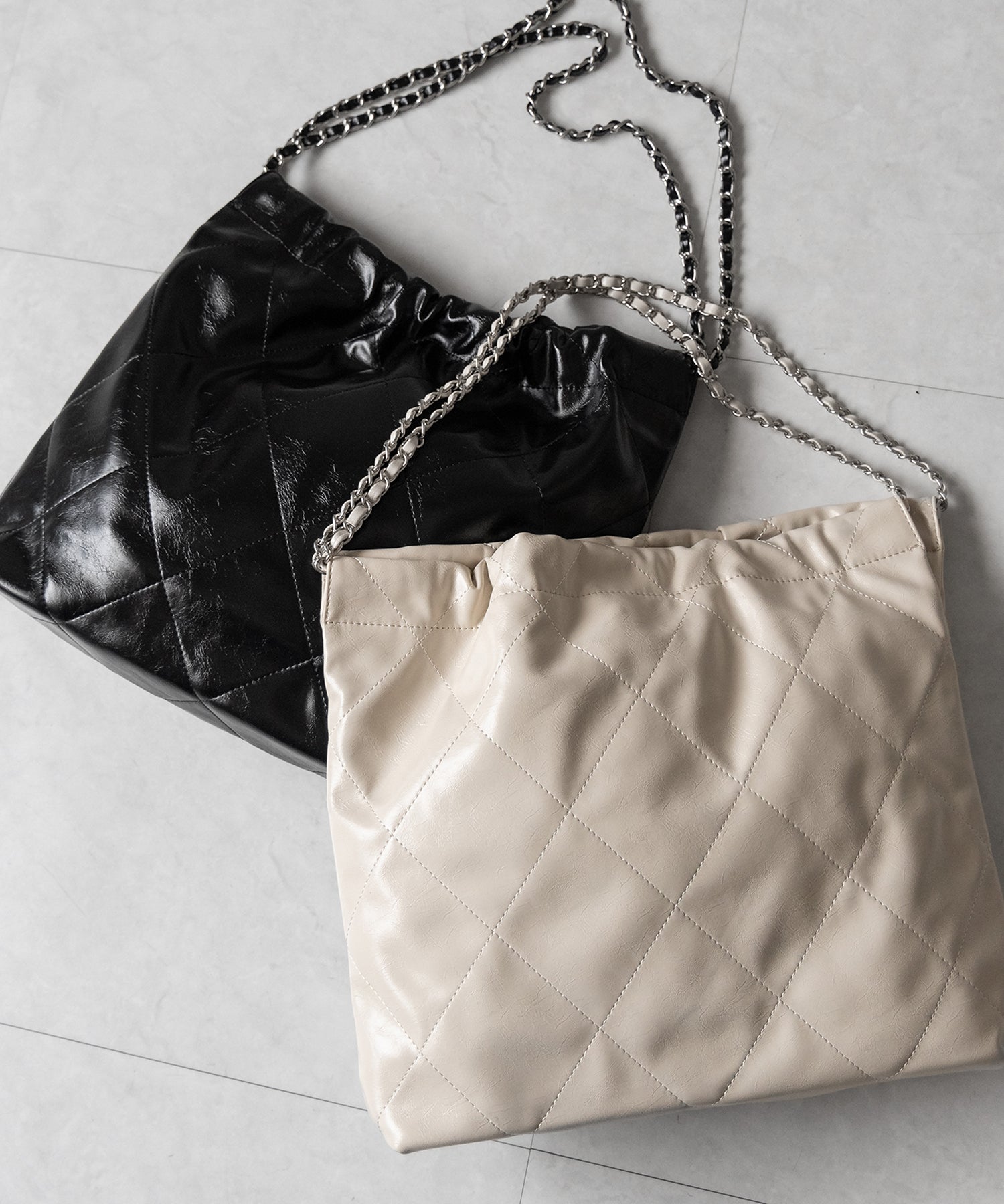 キルティングチェーントートショルダーバッグ / quilting chain tote shoulder bag