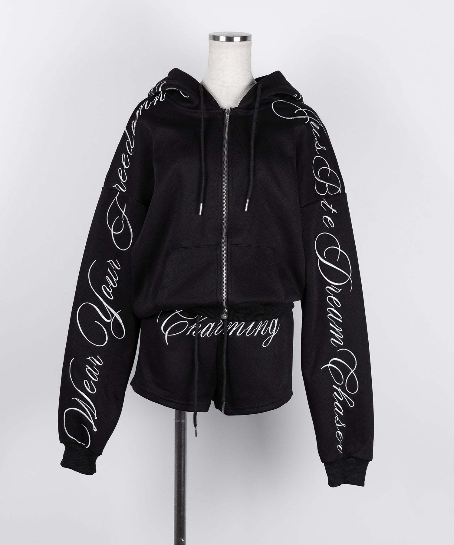 【 セットアップ 】レタリングロゴ刺繍ジップアップパーカー&ショートパンツ / lettering logo embroidery zip-up hoodie & short pants SETUP