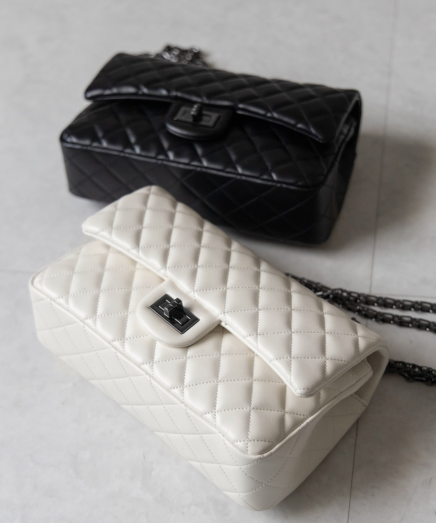 キルティングチェーンスクエアショルダーバッグ / quilting chain square shoulder bag