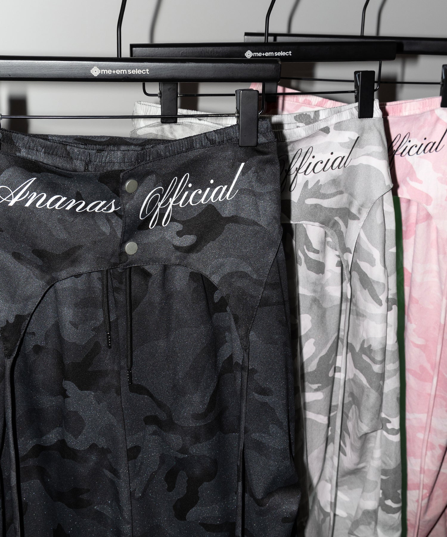 ロゴガーターカモフラタックワイドパンツ / logo garter camouflage tuck wide pants