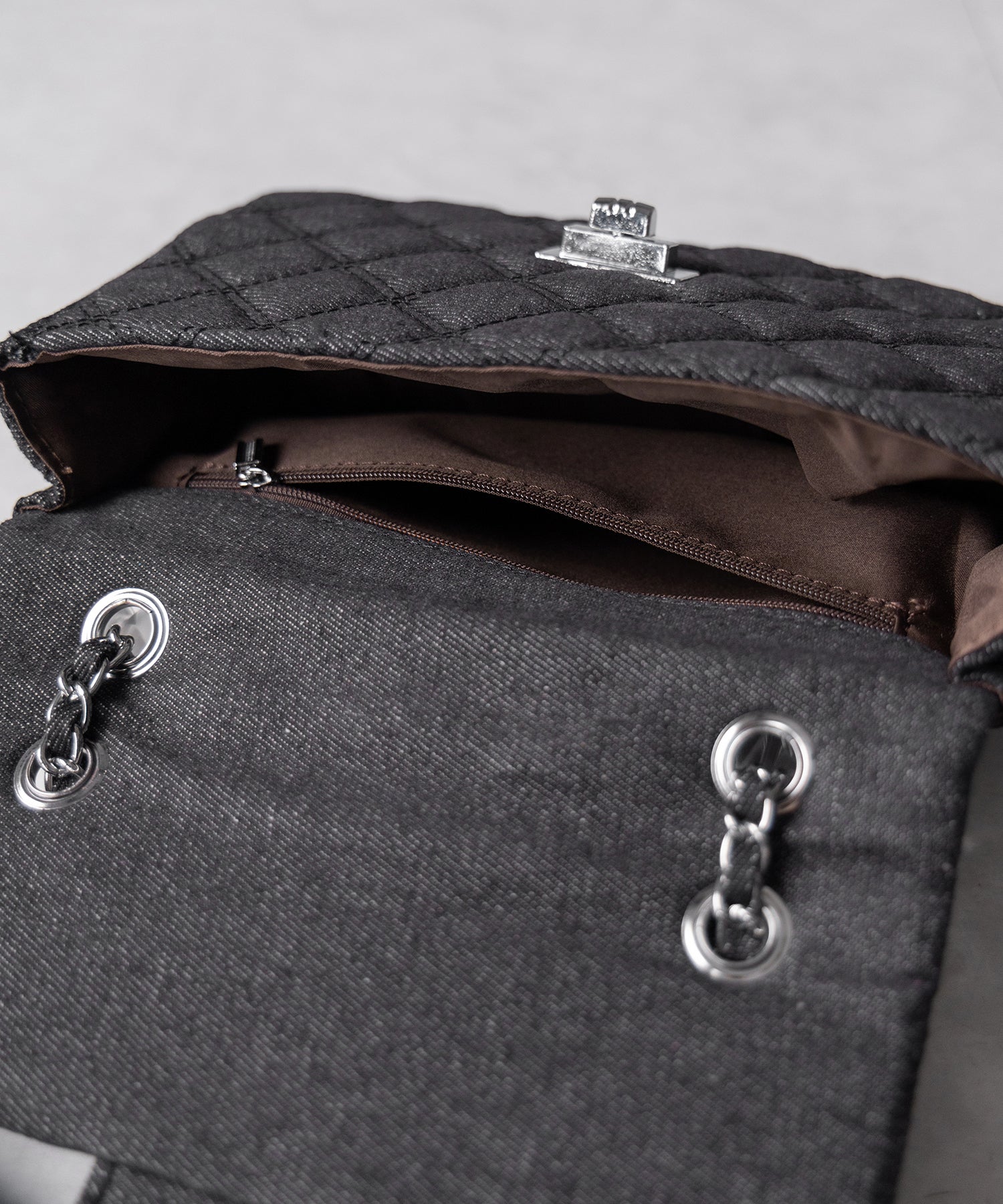 【2WAY 】キルティングチェーンデニムフラップショルダーバッグ / quilting chain denim flap shoulder bag