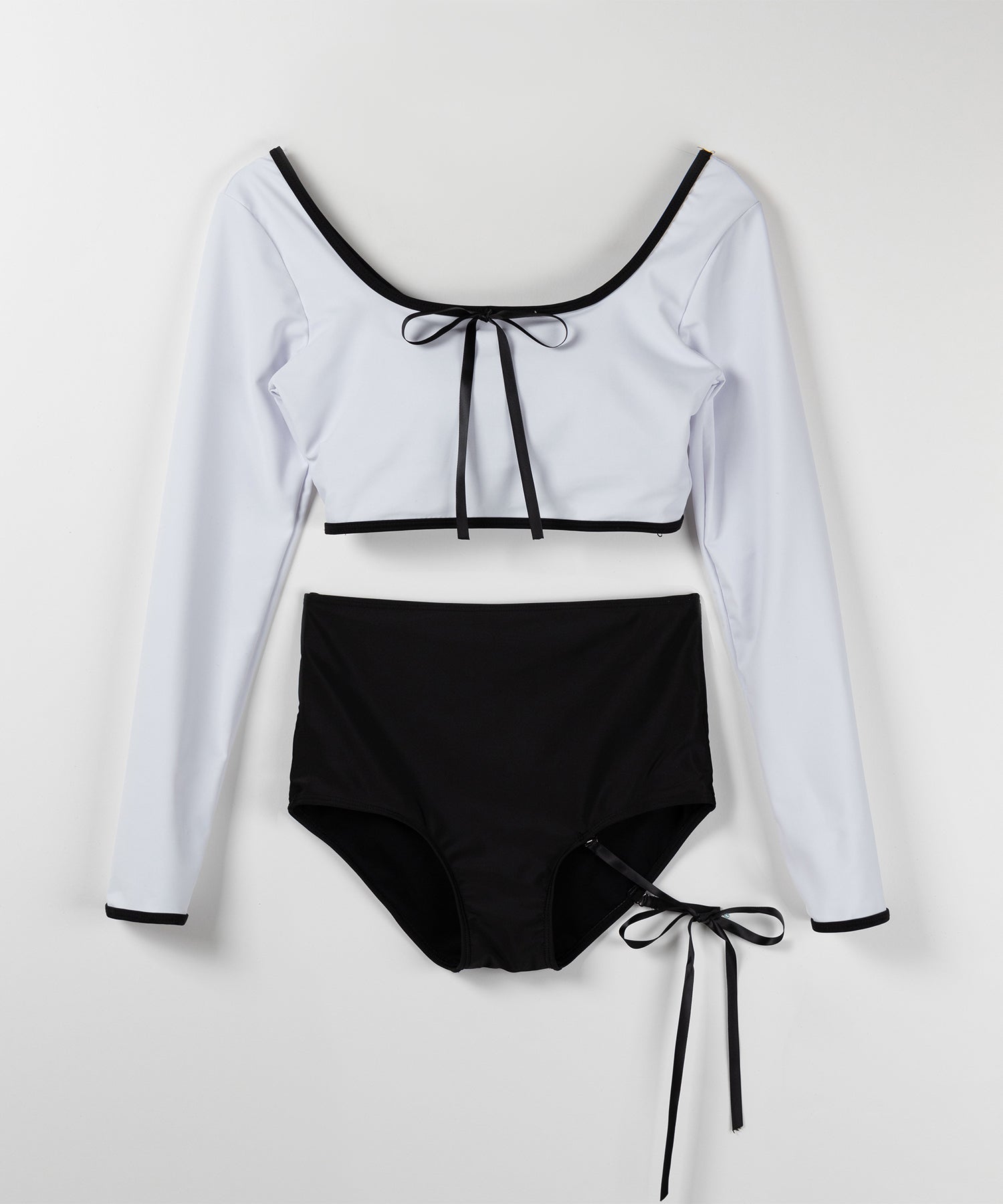 【 レディース水着/2点セット 】フロントリボンモノトーンハイウエストビキニ / front ribbon monotone high waist bikini