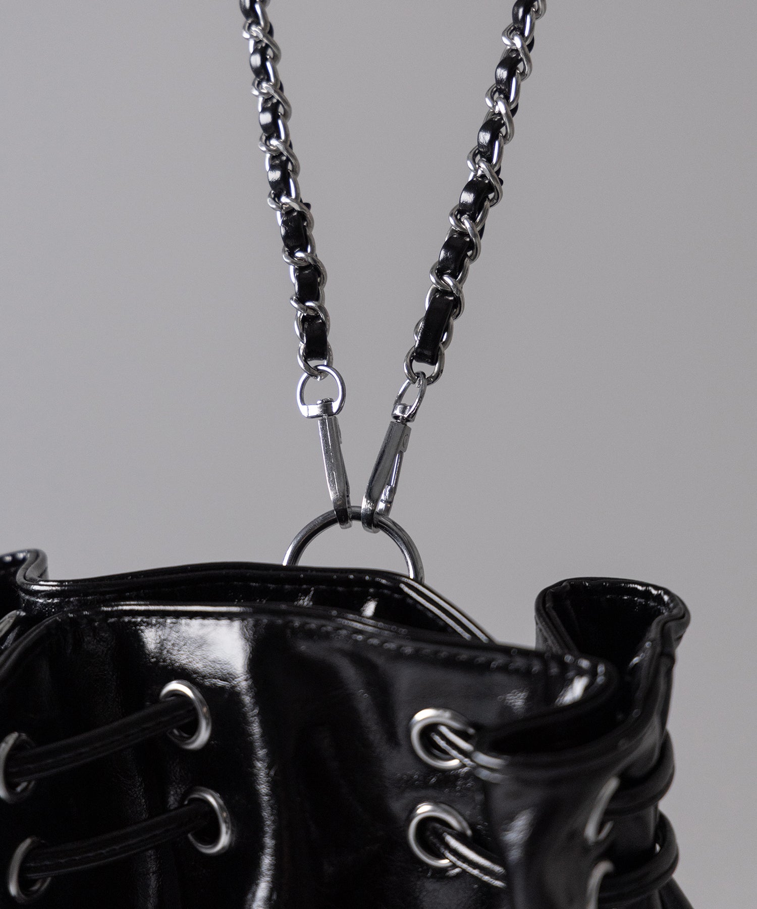 【 2WAY 】フェイクレザースタッズポケット巾着ショルダーバッグ / ( 2WAY ) fake leather studs pocket drawstring shoulder bag