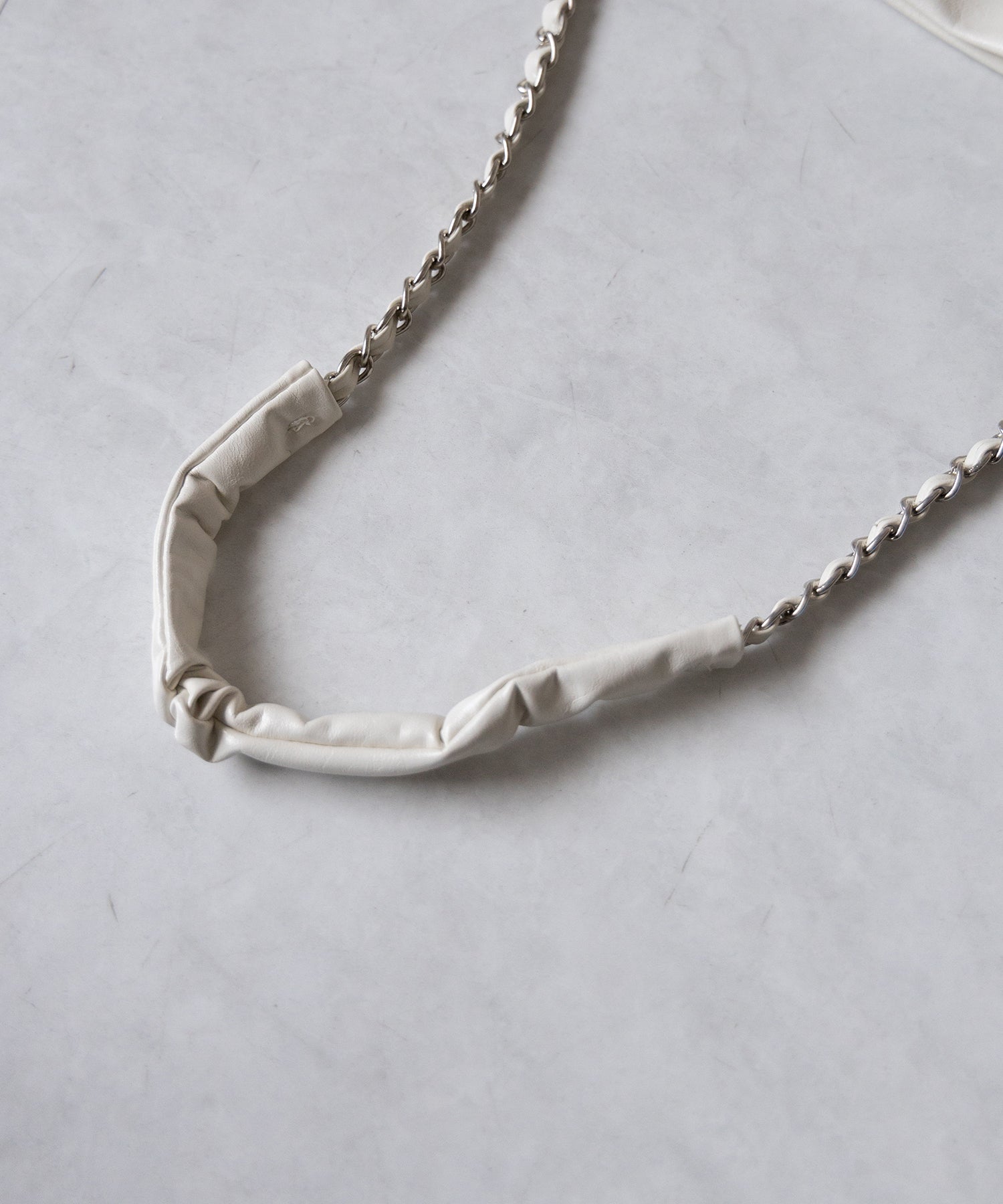 【 A4収納可 】ダブルシャーリングフェイクレザースクエアチェーンバッグ / double shirring fake leather square chain bag