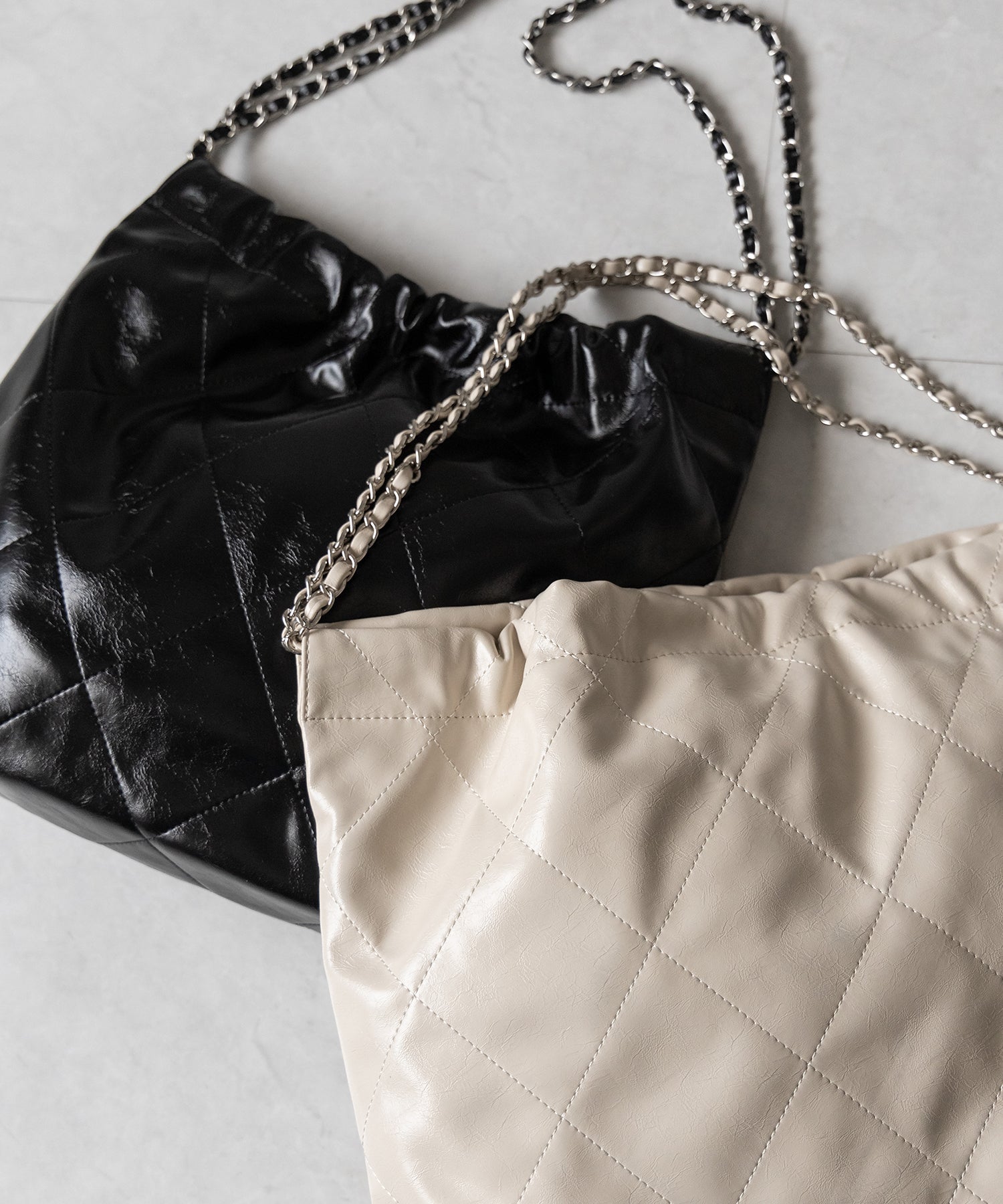 キルティングチェーントートショルダーバッグ / quilting chain tote shoulder bag