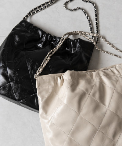 キルティングチェーントートショルダーバッグ / quilting chain tote shoulder bag