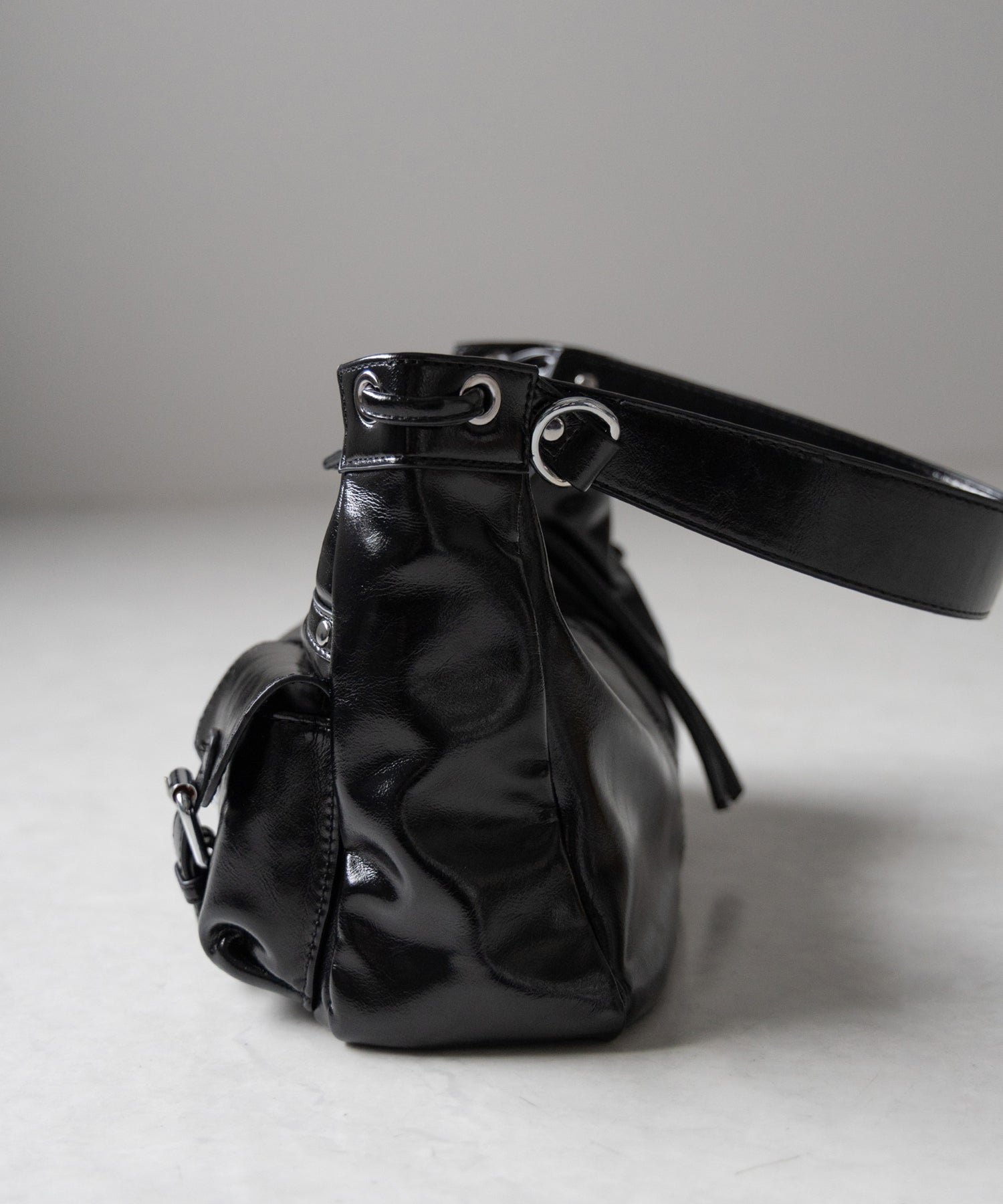 【 ショルダーにできる2WAY 】 4アウトポケットワンハンドルショルダーバッグ / 4 outpocket onehandle shoulder bag