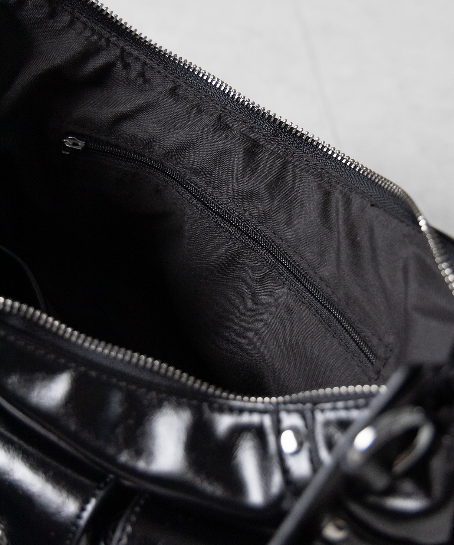 【 ショルダーにできる2WAY 】 4アウトポケットワンハンドルショルダーバッグ / 4 outpocket onehandle shoulder bag