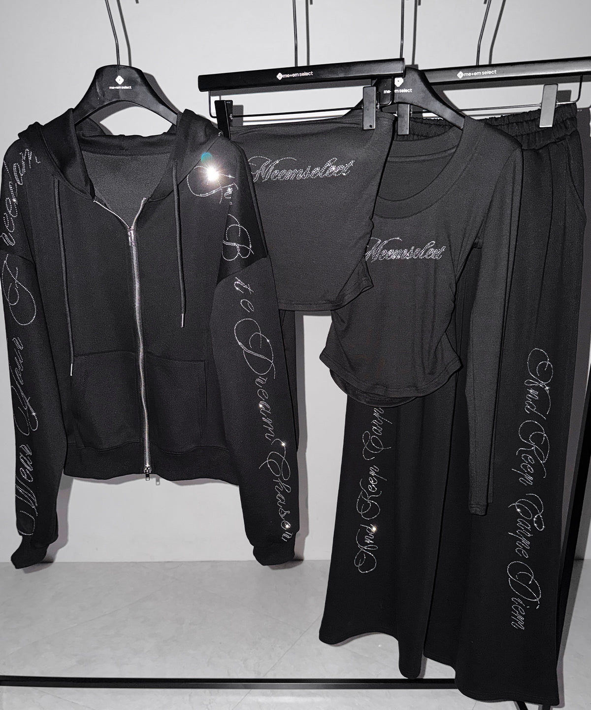 【 セットアップ可能 】ラインストーンロゴダブルジップパーカー / Rhine stone logo double zip hoodie
