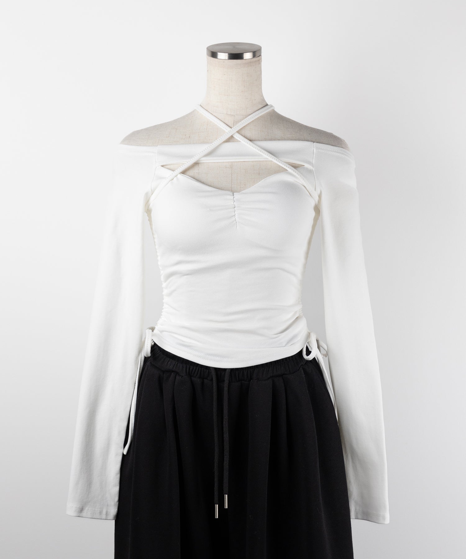 【 新色ピンク追加! / 2WAY 】クロスストラップリボンカットアウトオフショルトップス / cross strap ribbon cutout offshoulder tops
