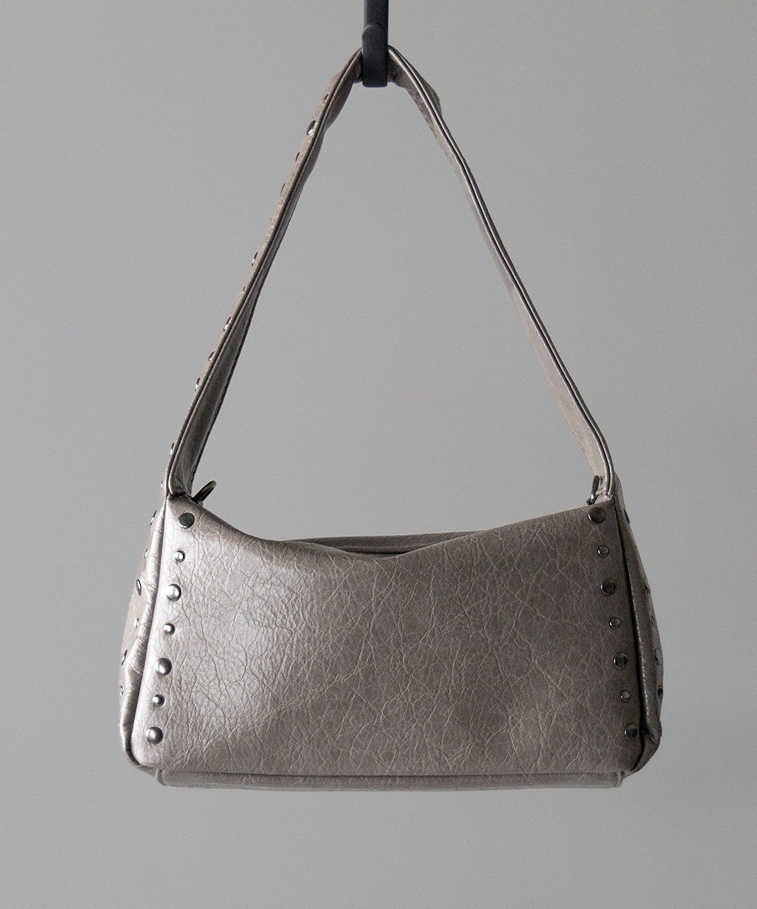 スタッズデザインスクエアショルダーバッグ / stud design square shoulder bag