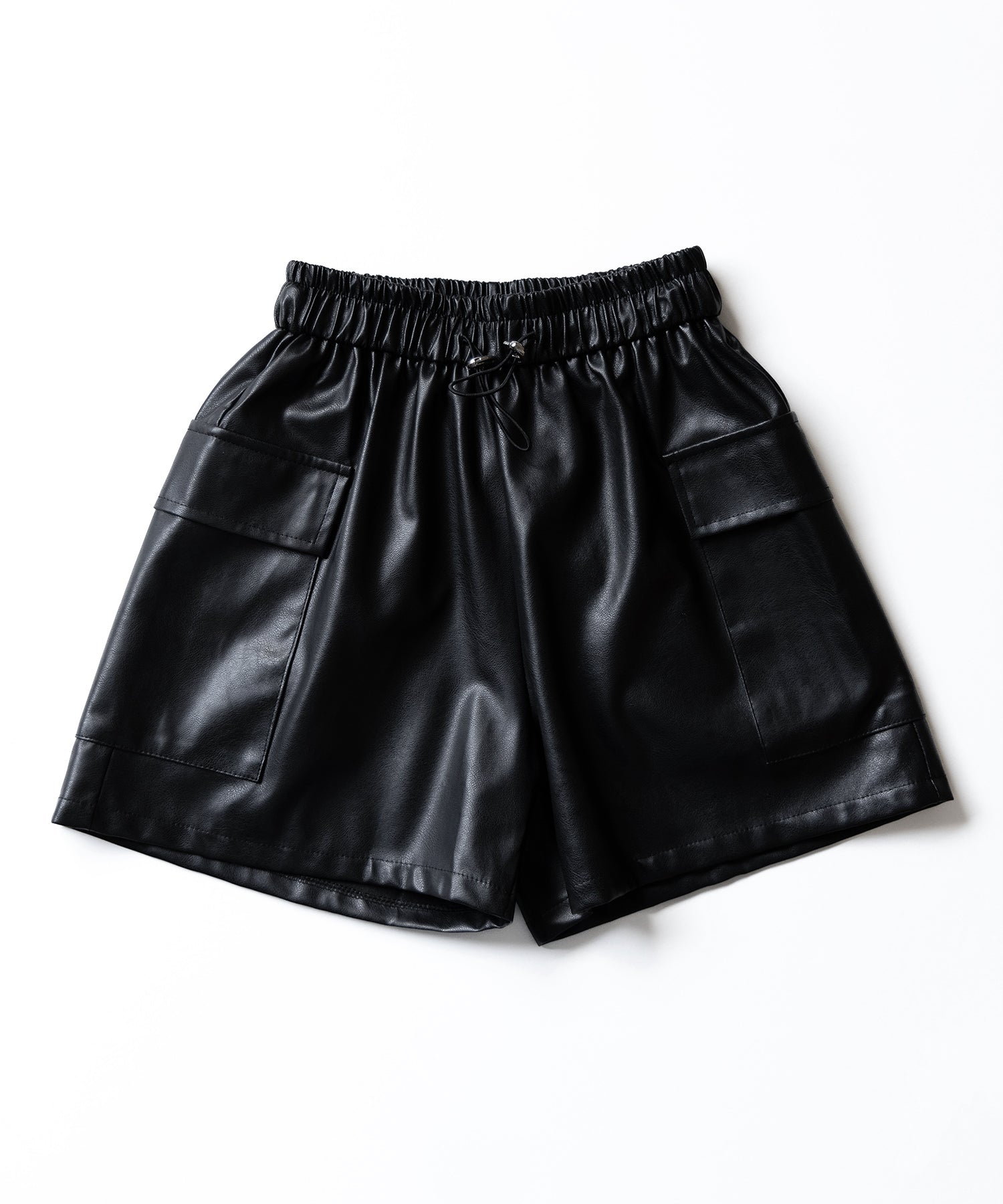 【 2color / 3size 】ドローコードフェイクレザーカーゴショートパンツ