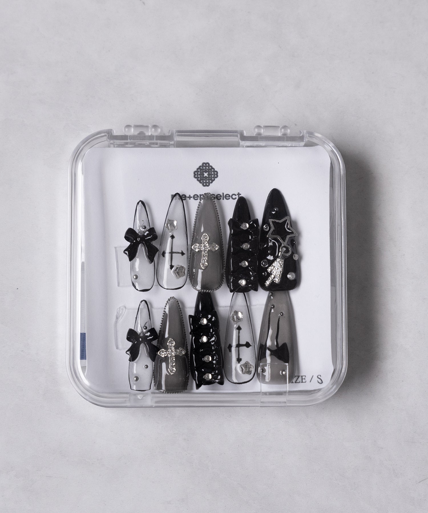 モノトーンリボンクロスビジュースティレットネイルチップ / monotone ribbon cross bijou stiletto nail tips