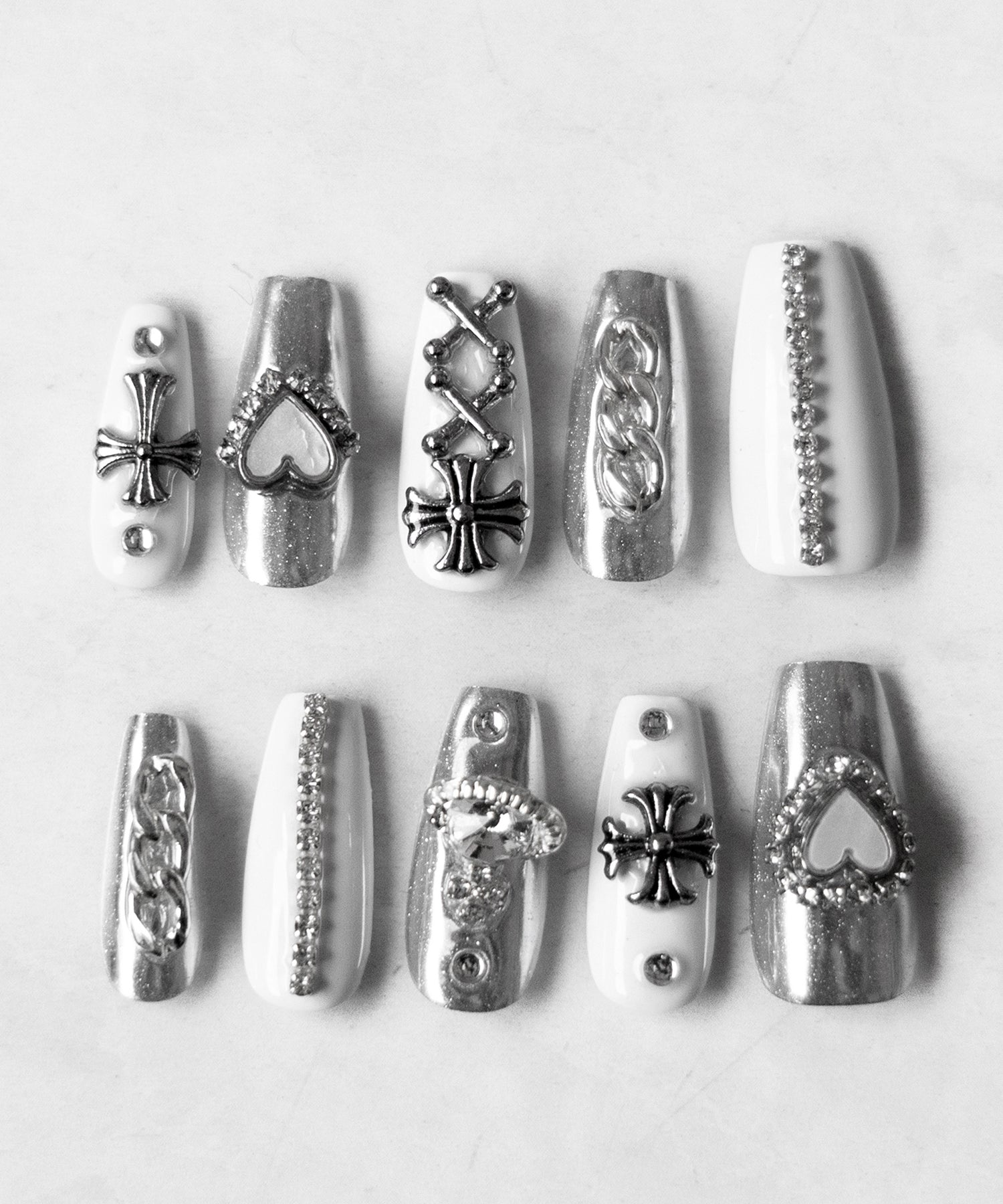 ハートクロスホワイトシルバービジューネイルチップ / heart cross white silver bijou nail tips