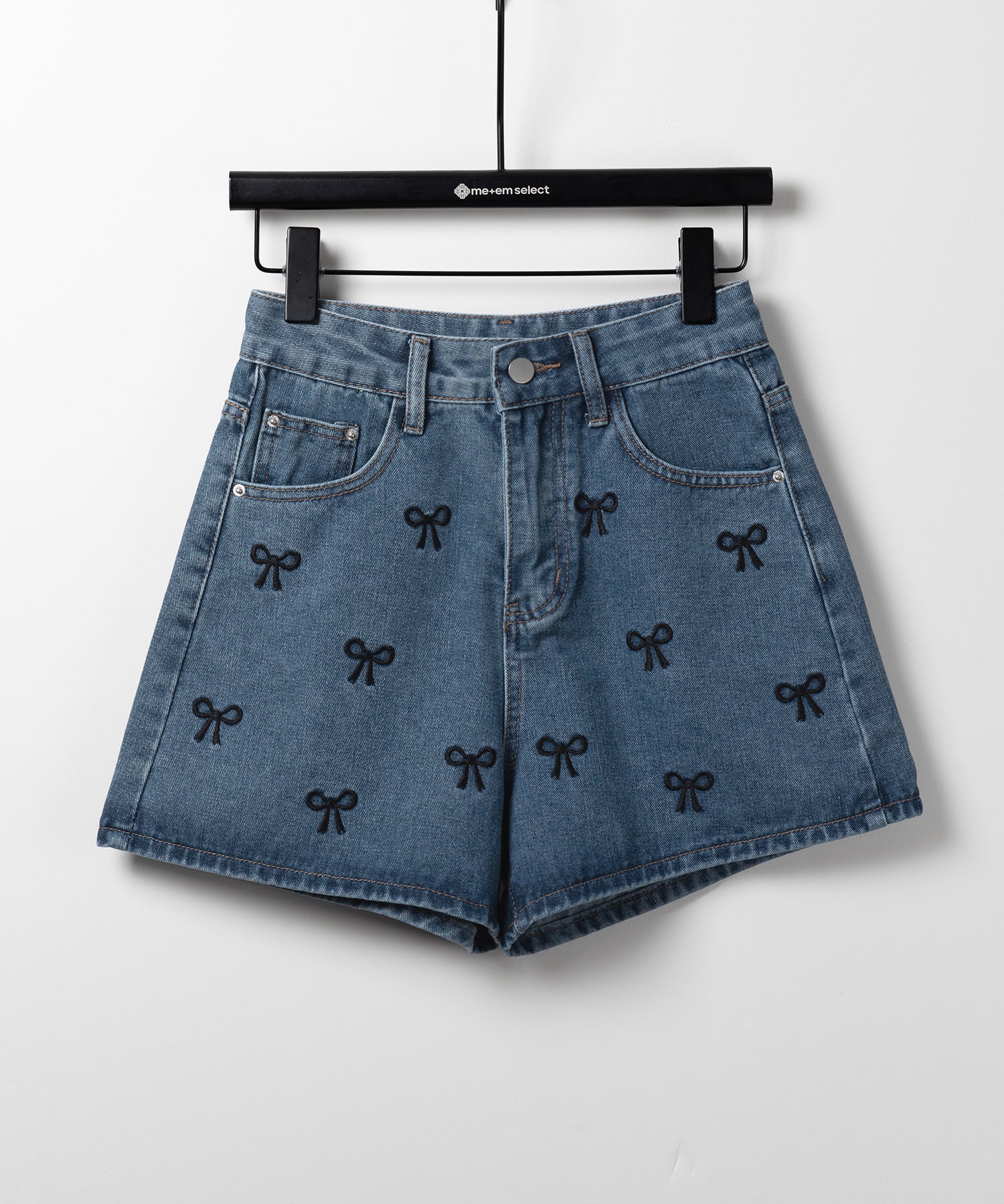 【 2color 】ミニリボン刺繍ハイウエストデニムショートパンツ / mini ribbon  embroidery high waist denim short pants