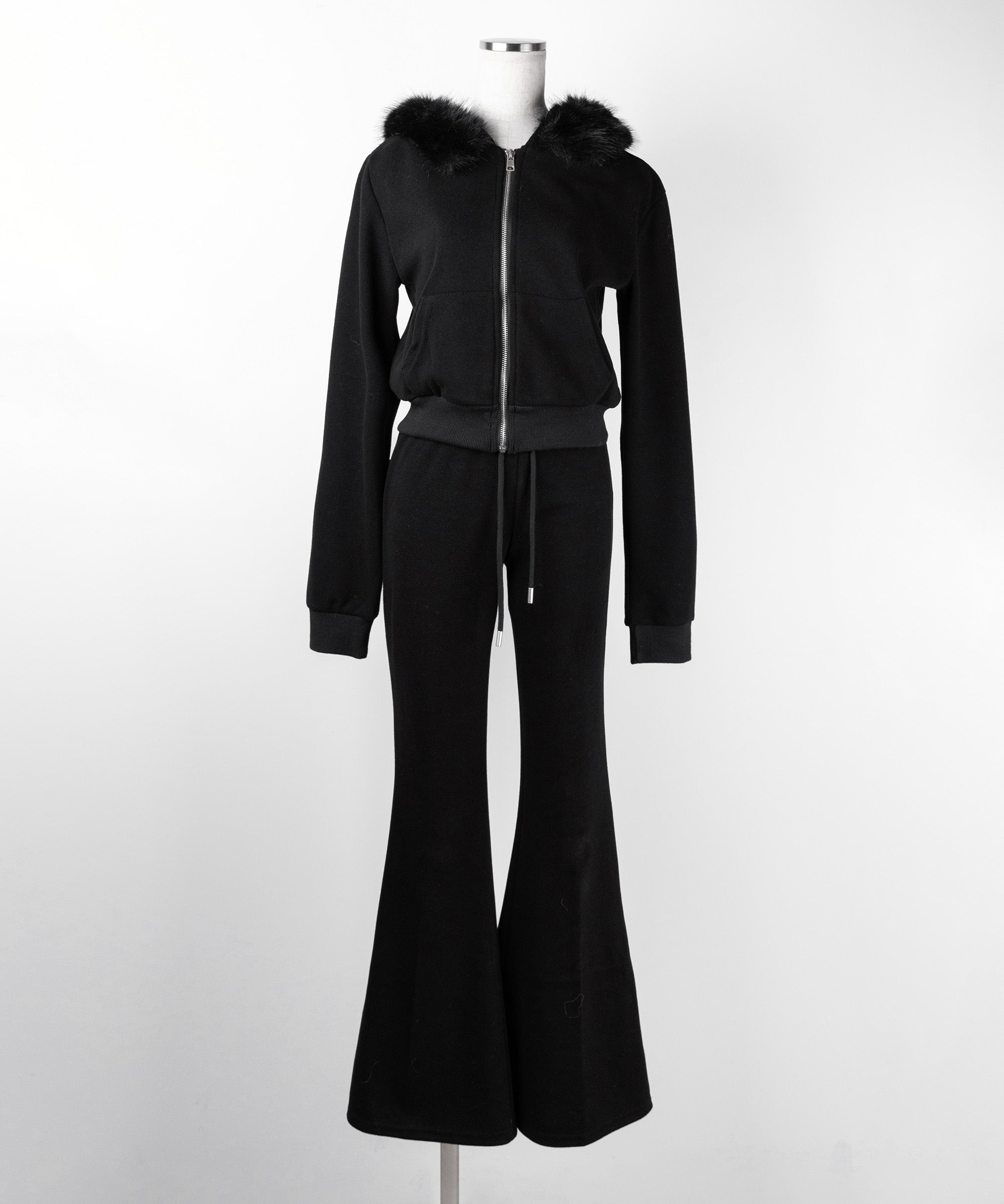 【 セットアップ 】ファーフードショートパーカー&スウェットフレアパンツ / Fur short hoodie & sweat flare pants SETUP