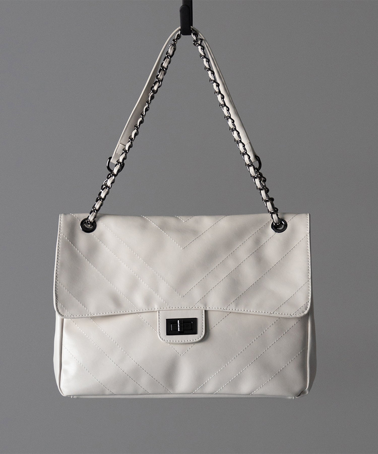 2WAY チェーンフェイクレザーフラップショルダーバッグ / 2WAY chain fake leather flap shoulder bag