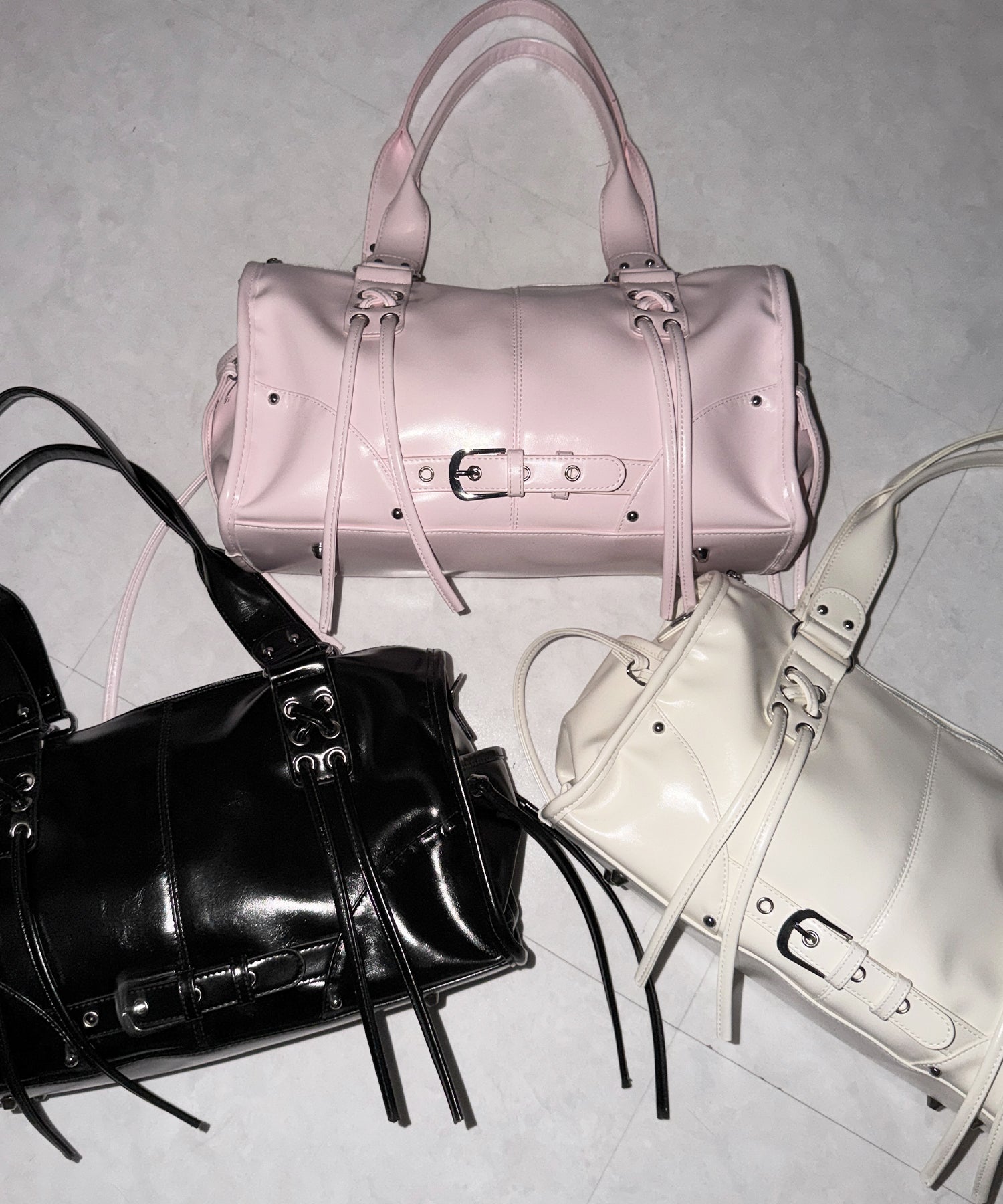 【 ショルダーストラップ付き2WAY 】レースアップベルテッドフリンジボストンショルダーバッグ/lace up belted fringe boston shoulder bag