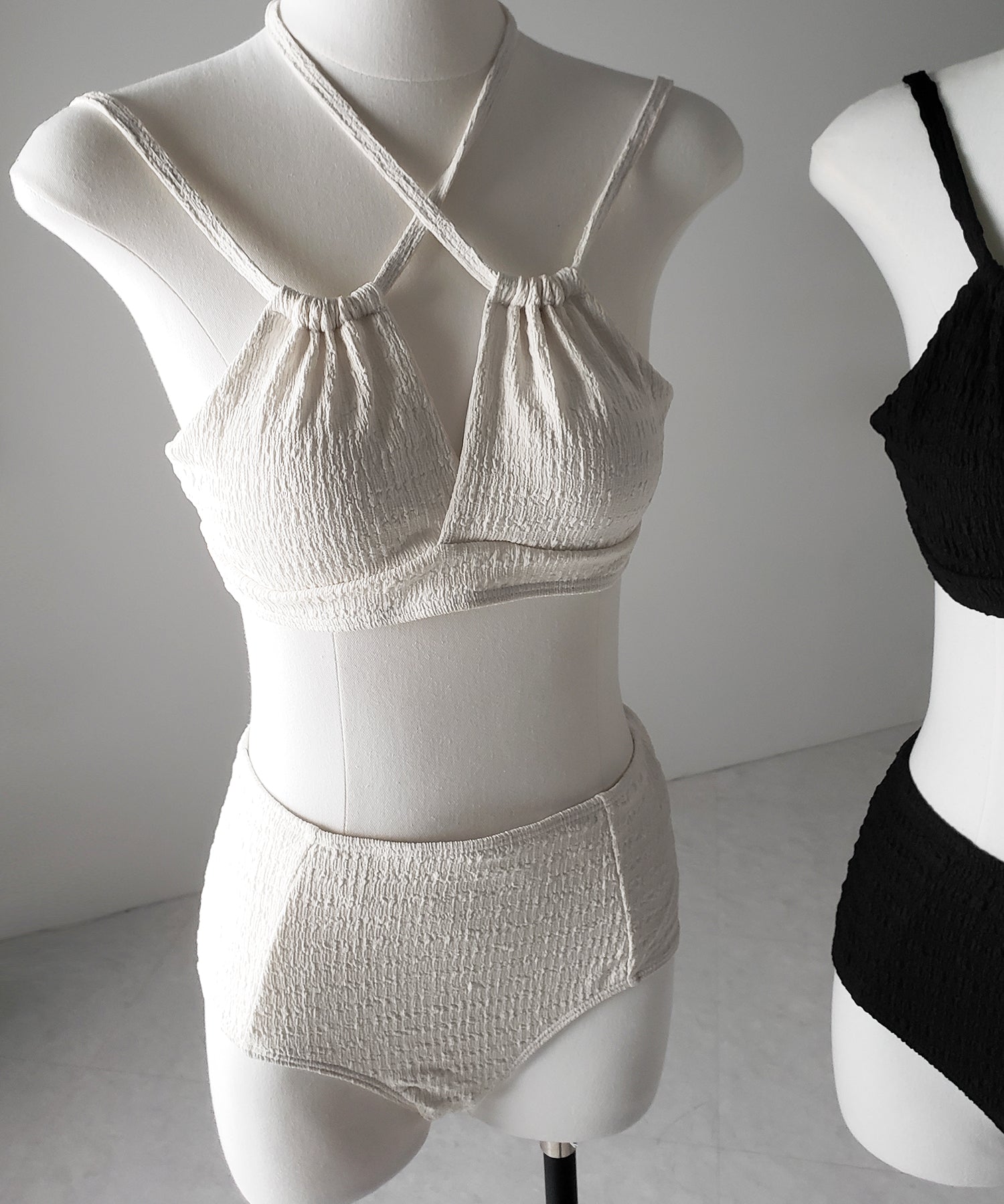 【 レディース水着/2点セット 】2WAY フロントリボンクロスネックセパレートビキニ / 2WAY front ribbon cross neck separate bikini