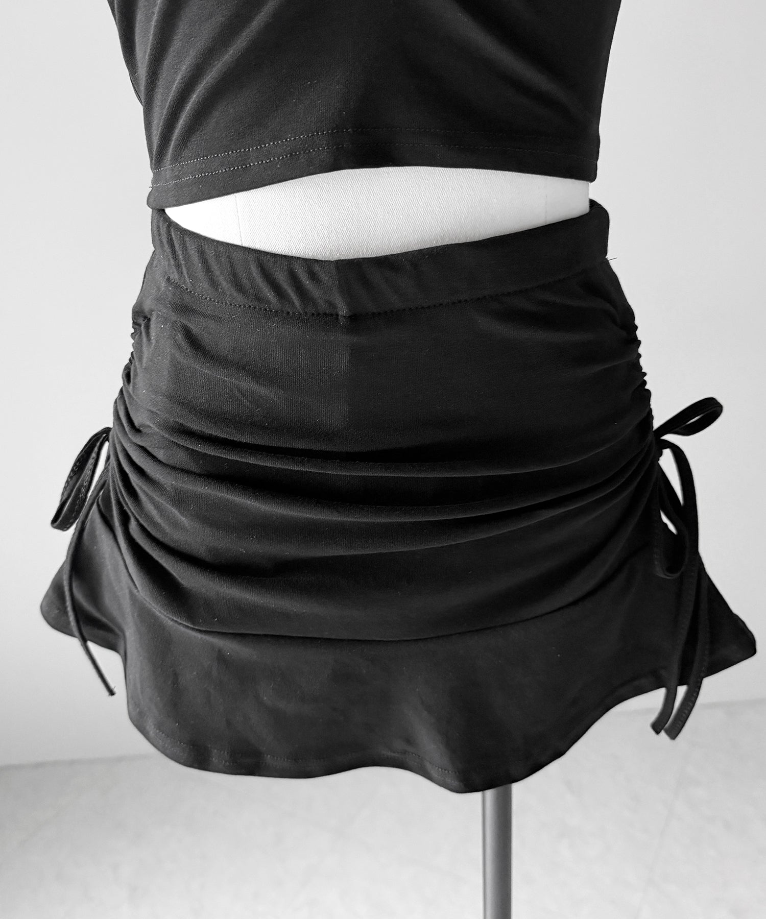 ワンショルギャザートップス + シャーリングリボンスカート SETUP / ( SETUP ) one shoulder gather tops + shirring ribbon skirt SET