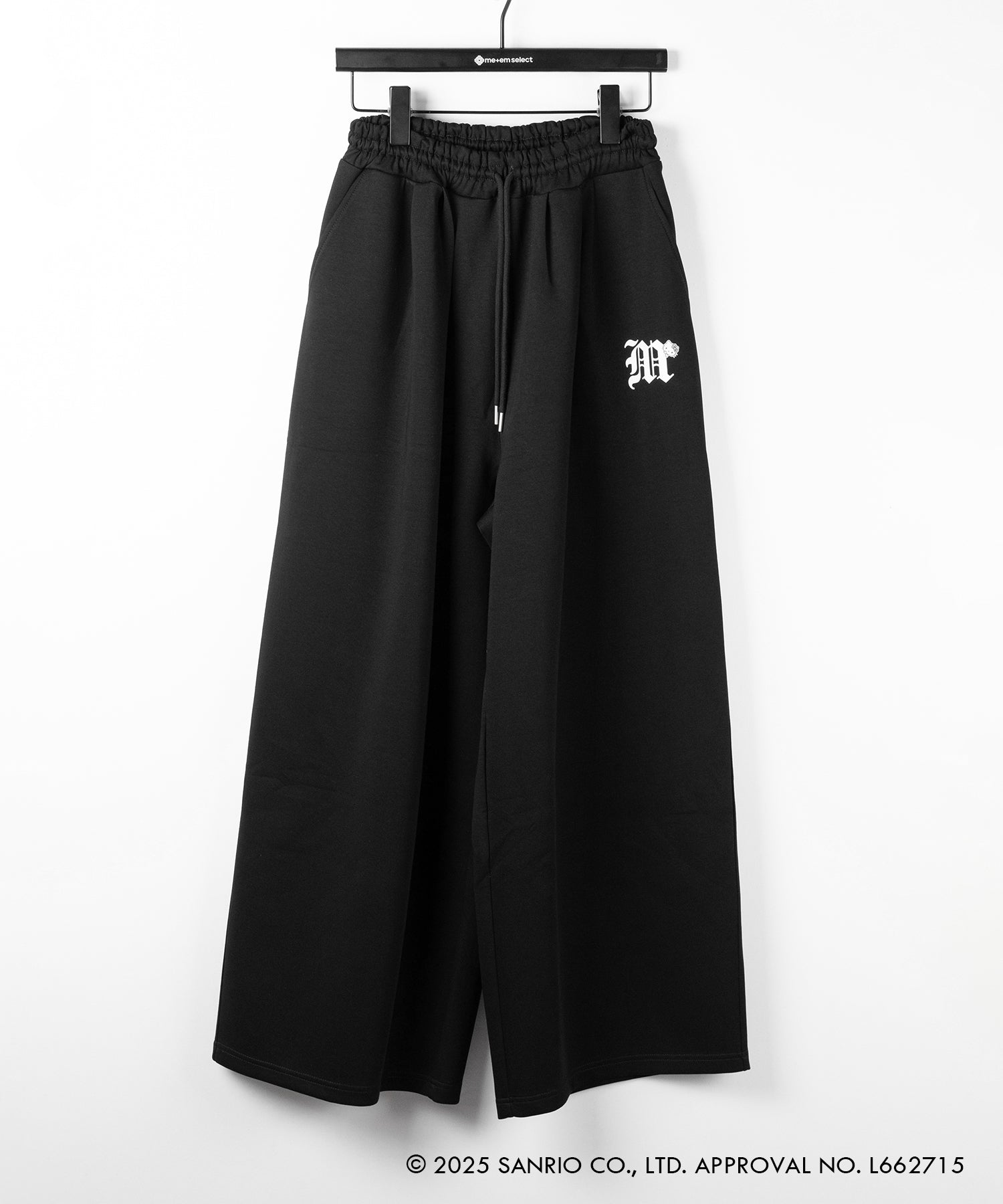 【 HELLO KITTY × me+em select 】ハローキティM LOGO ワイドスウェットパンツ / Hello Kitty M Logo wide sweatpants 【 セットアップ着用可能 】