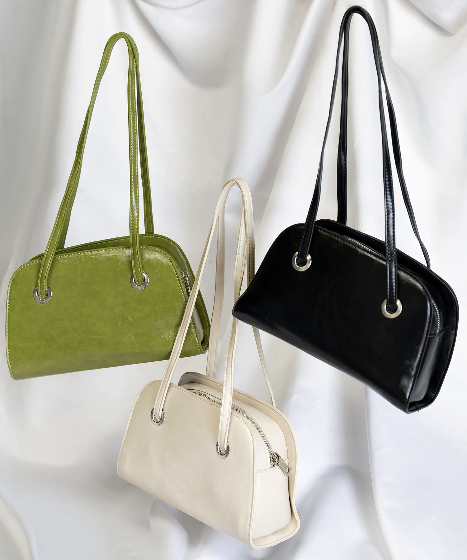 ハーフムーンロングコードショルダーバッグ / half moon long cord shoulder bag