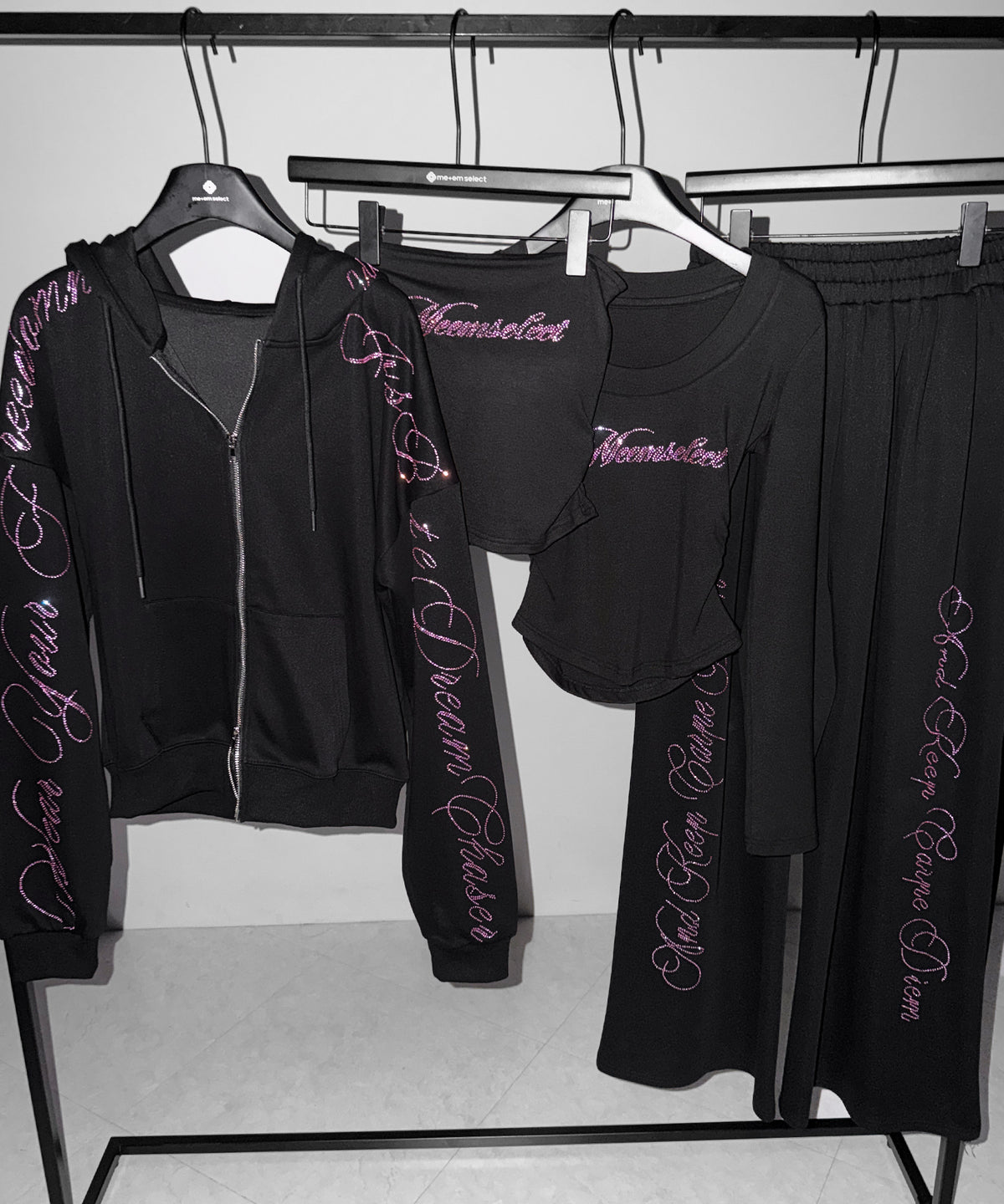 【 セットアップ可能 】ラインストーンロゴワイドスウェットパンツ / Rhine stone logo wide sweatpants